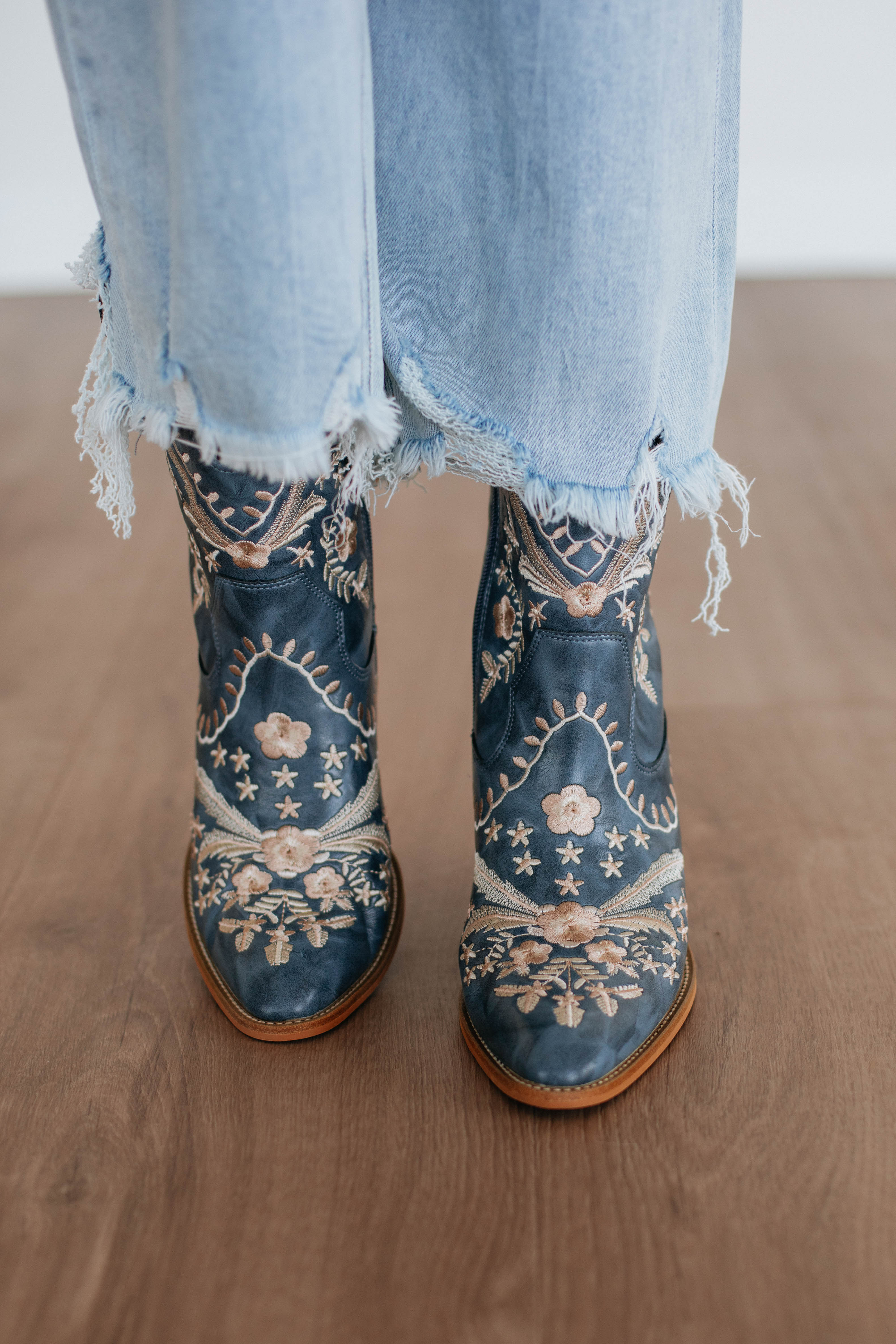 Best Western Cowboy Boots for Women & Men - Comfortable Country Dance Boots for Line Dancing, Rodeo & Casual Wear