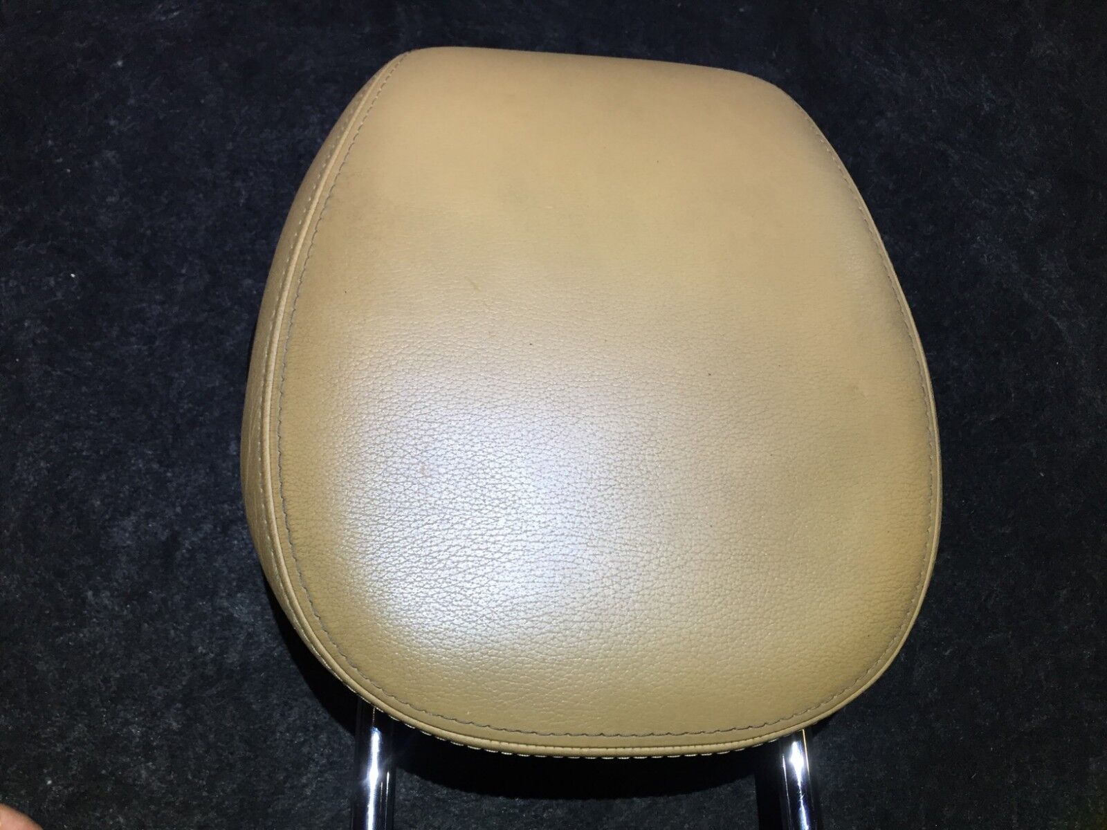 Genuine OEM Porsche Cayenne 03 04 06 Left Front Driver Seat Leather Headrest - Perfect Replacement for Worn or Damaged Headrests - Ideal for Car Interior Upgrades & Comfort Enhancement