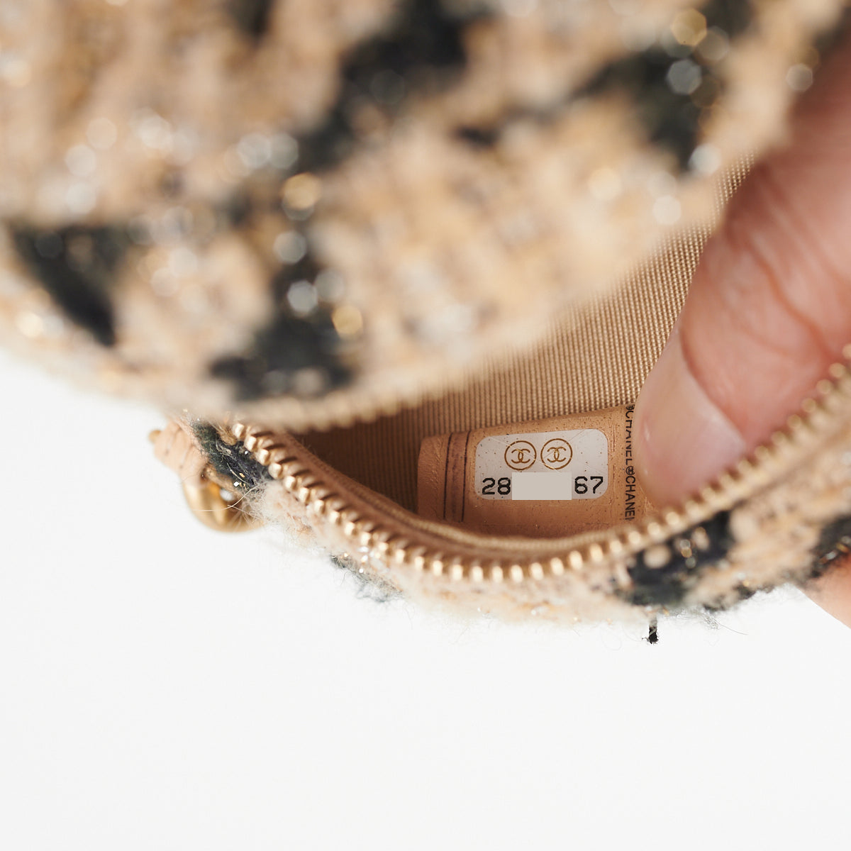 Chanel 19 Houndstooth Tweed Round Clutch Bag in Beige - Elegant Evening Purse for Women's Parties & Special Occasions