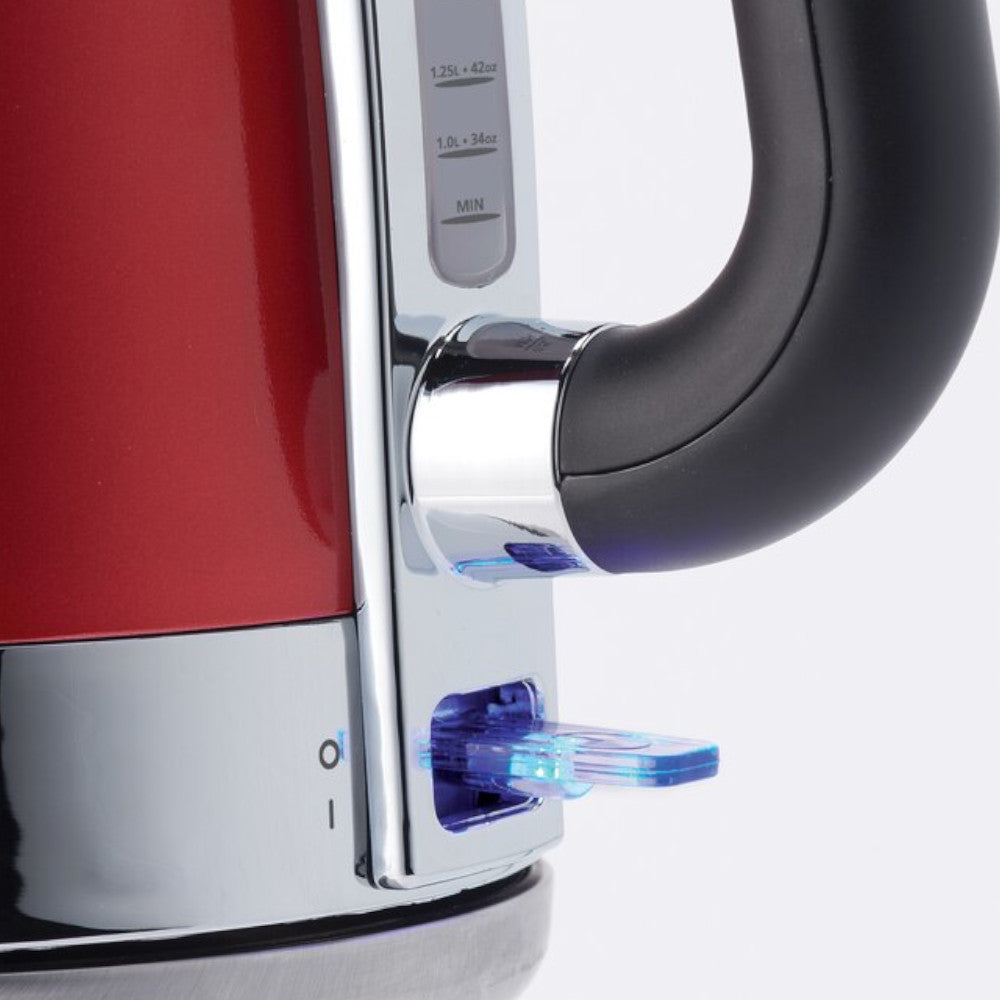 Betty Crocker BC 3710CMRWM 7-Cup Cordless Electric Kettle - Stainless Steel Red Metallic Finish - Fast Boiling for Tea, Coffee & Instant Meals - Perfect for Home, Office & Dorm Use