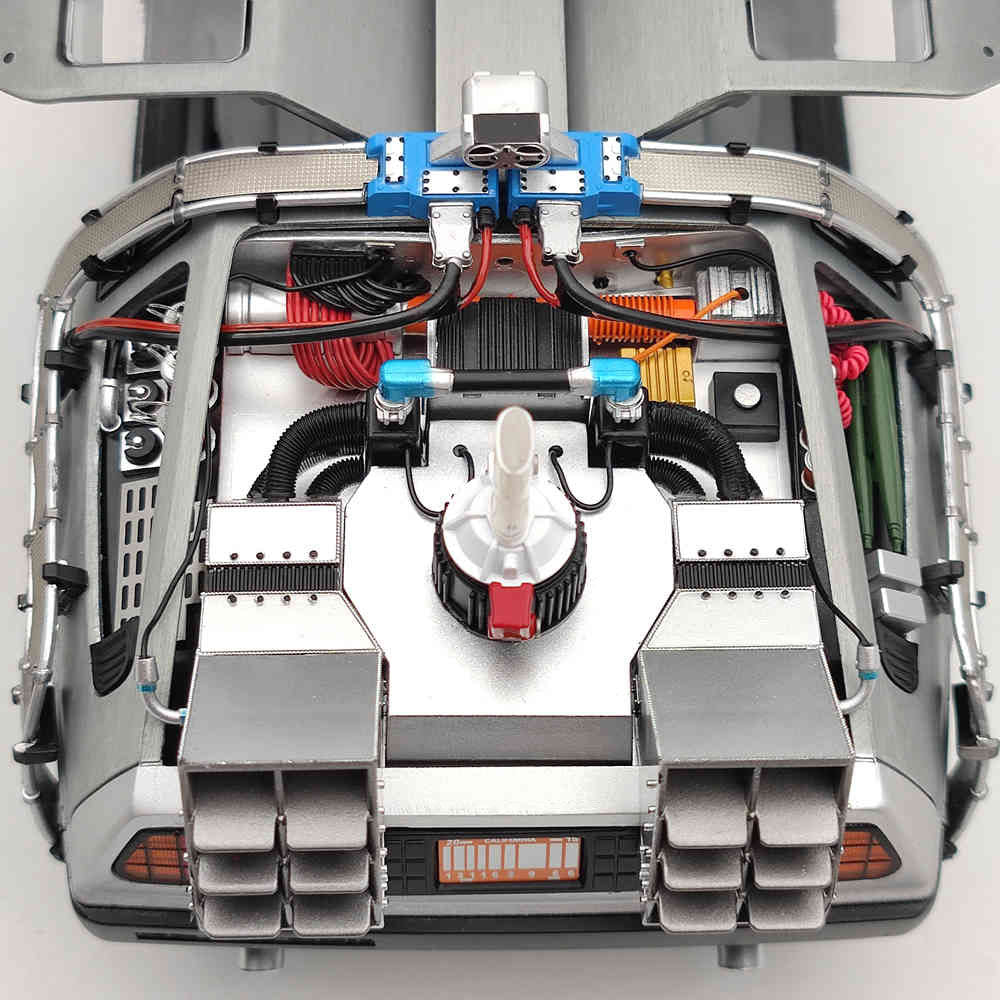 Hot Wheels 1/18 Scale Diecast Model Car - Back to The Future Time Machine BCJ97 - Collectible Elite Series - Perfect Gift for Movie Fans & Car Collectors - Display for Home, Office or Movie Themed Decor
