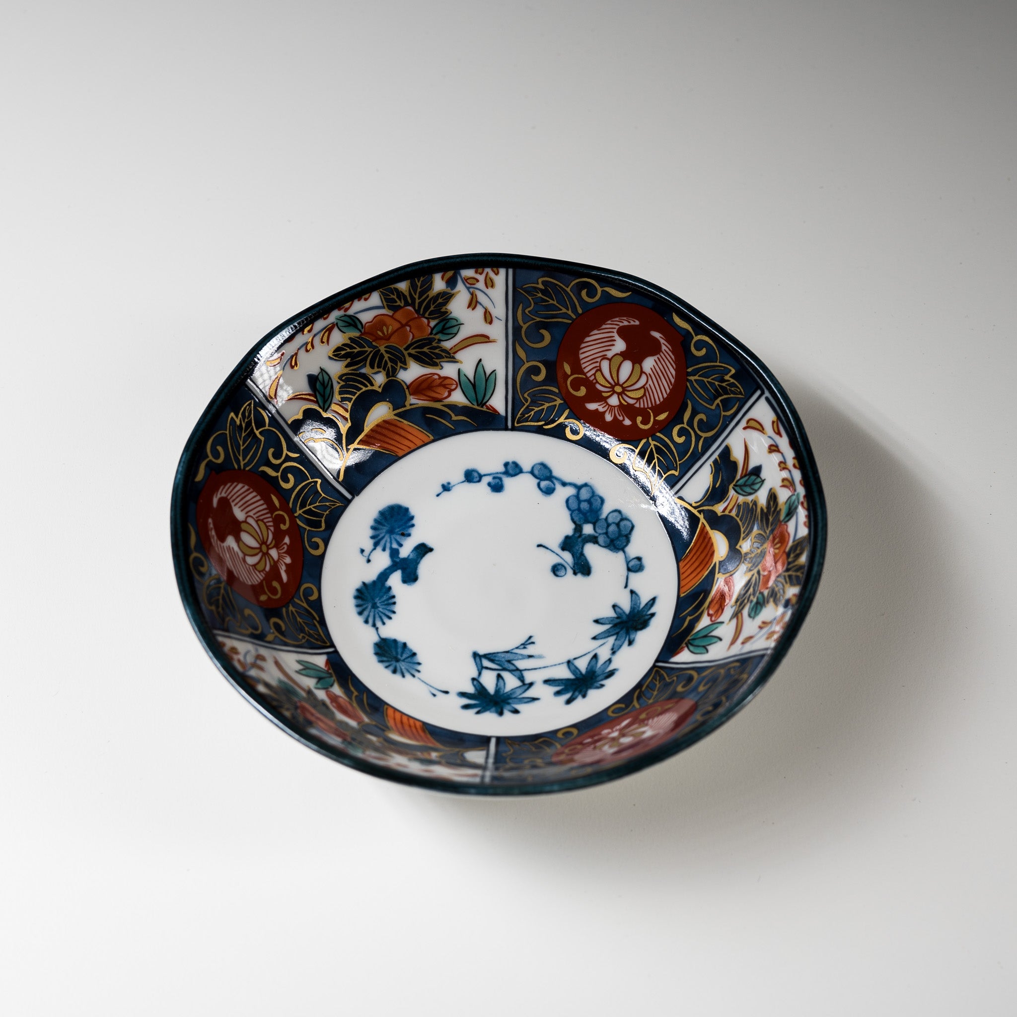 Kinsai Series Shallow Bowl 14.5 cm - Premium Mino Ware Somenishiki Gold Decoration - Perfect for Japanese Cuisine, Sushi, Desserts & Home Decor