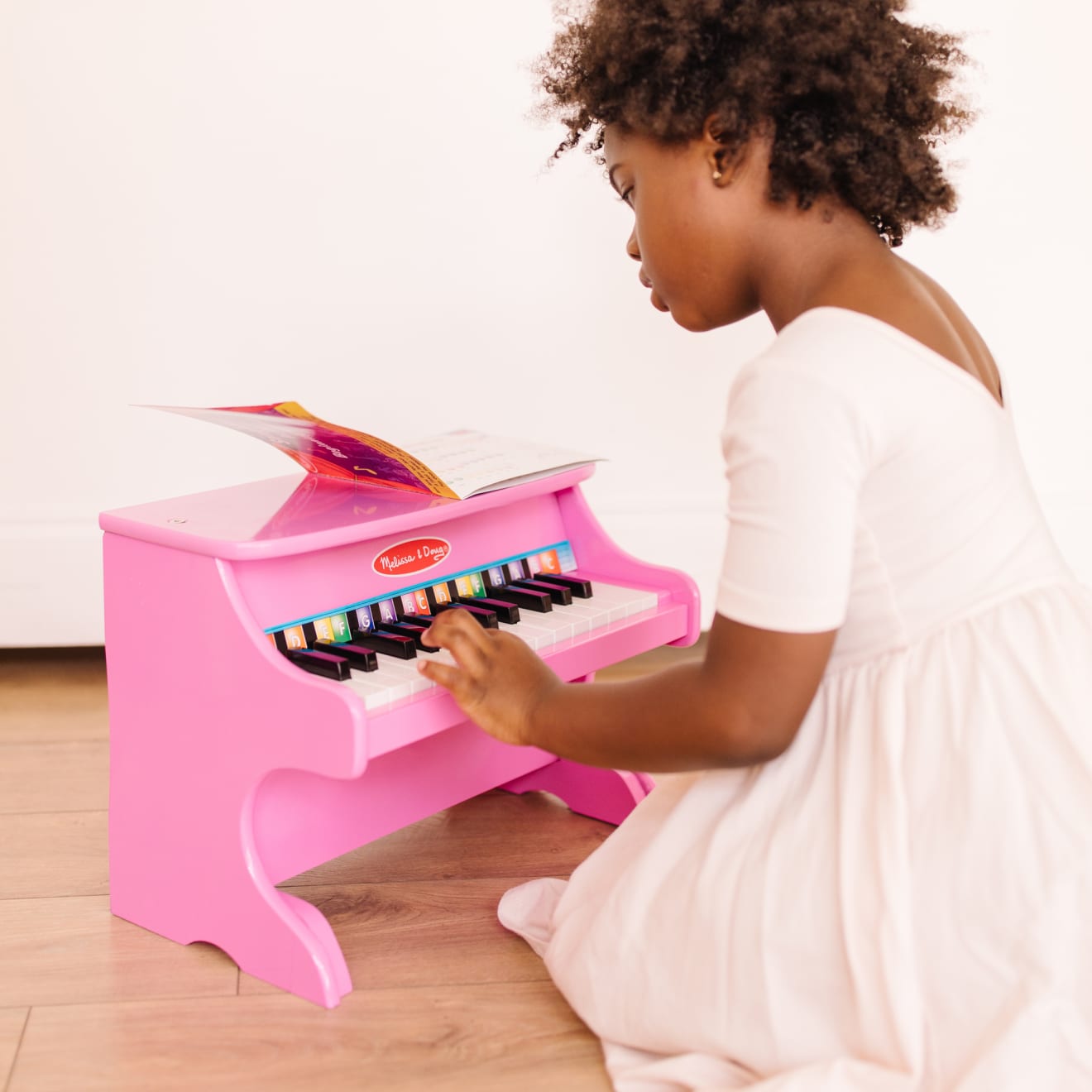 Learn to Play Pink Piano - 61 Key Portable Keyboard with Built-in Speakers & LED Lights - Perfect for Kids, Beginners & Home Music Practice