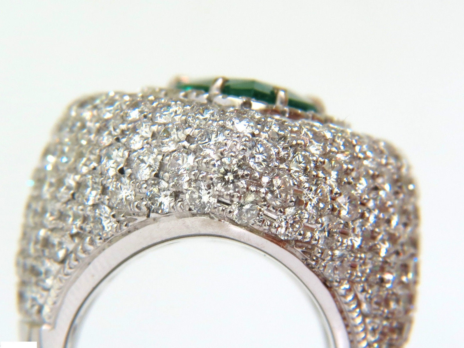 17.60CT 18K Gold Natural Green Emerald Diamond 3D Puffed Dome Deco Ring for Women - Elegant Statement Jewelry for Weddings, Parties & Special Occasions