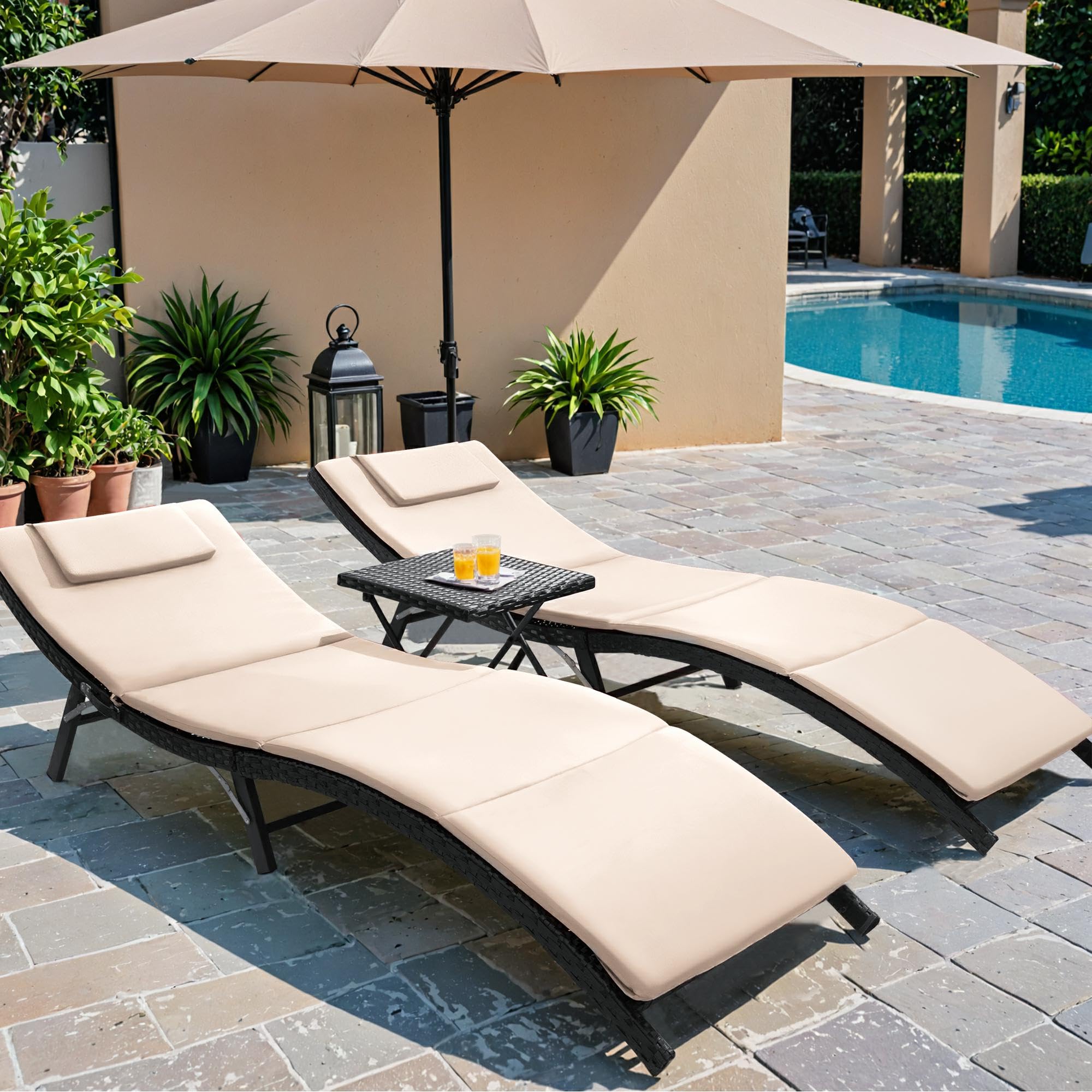Flamaker 3-Piece Outdoor Chaise Lounge Set with Cushions - Modern PE Wicker Rattan Patio Furniture, Folding Chaise Loungers with Backrest & Side Table - Perfect for Poolside, Backyard, Garden Relaxation (Beige)