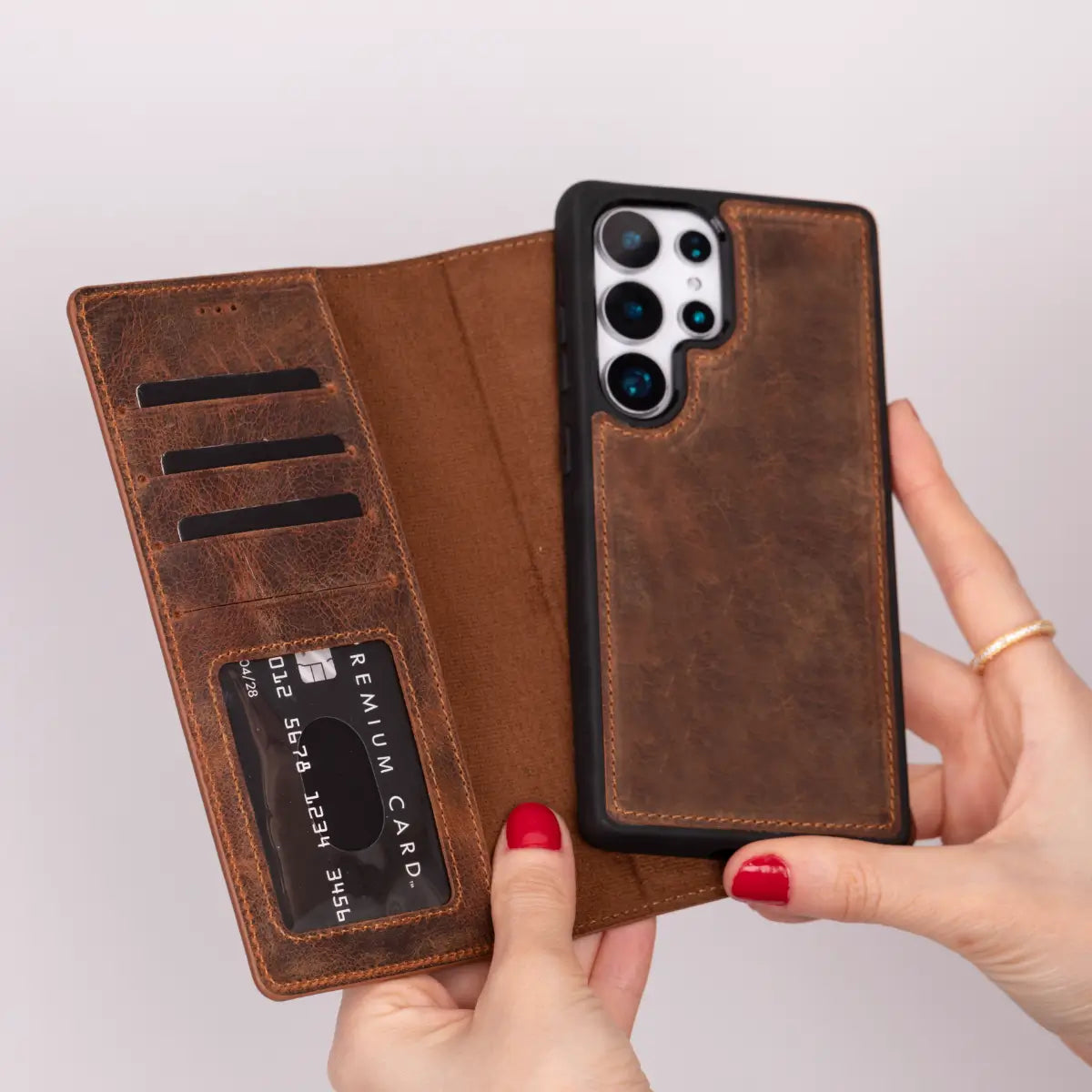 Distressed Brown Magnetic Leather Wallet Case for Samsung Galaxy S25 Ultra - Slim Protective Cover with Card Holder & Strong Magnet for Everyday Use, Travel & Business