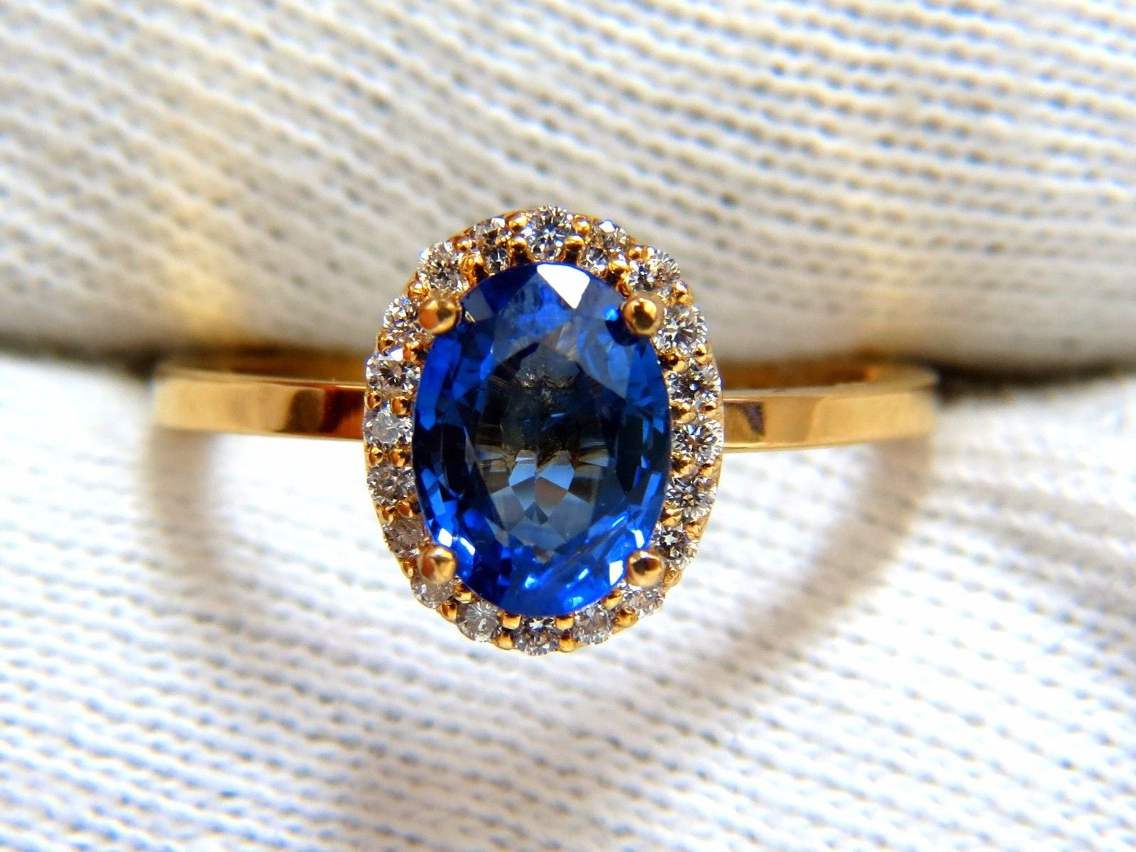 2.18 Carat Natural Vivid Blue Sapphire & Diamond Halo Ring in 18K Gold - Elegant Petite Engagement Ring for Women, Perfect for Proposals, Anniversaries & Special Occasions