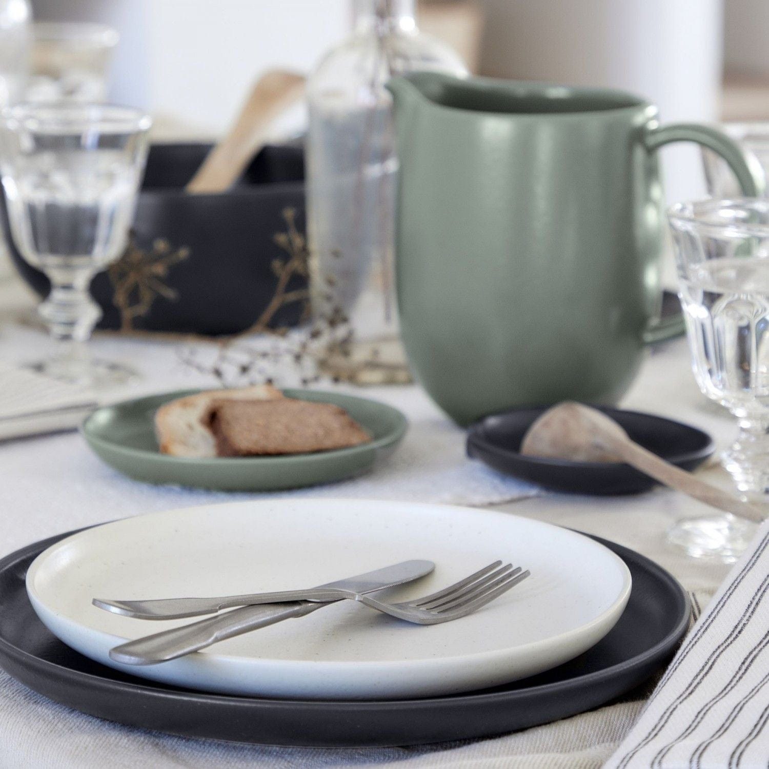 Casafina Pacifica Salad Plates - Set of 4, Durable Porcelain Dinner Plates for Home & Restaurant Use, Multiple Color Options - Perfect for Parties, Weddings & Everyday Dining