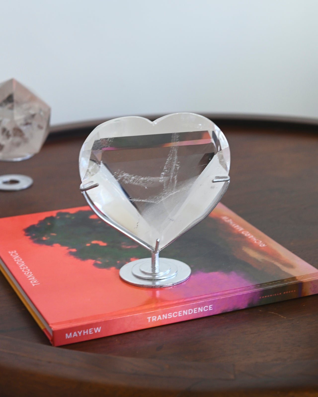 Natural Clear Quartz Heart Crystal on Stand - Healing Stone for Meditation, Reiki & Home Decor | Perfect for Spiritual Gifts, Yoga Spaces & Energy Cleansing