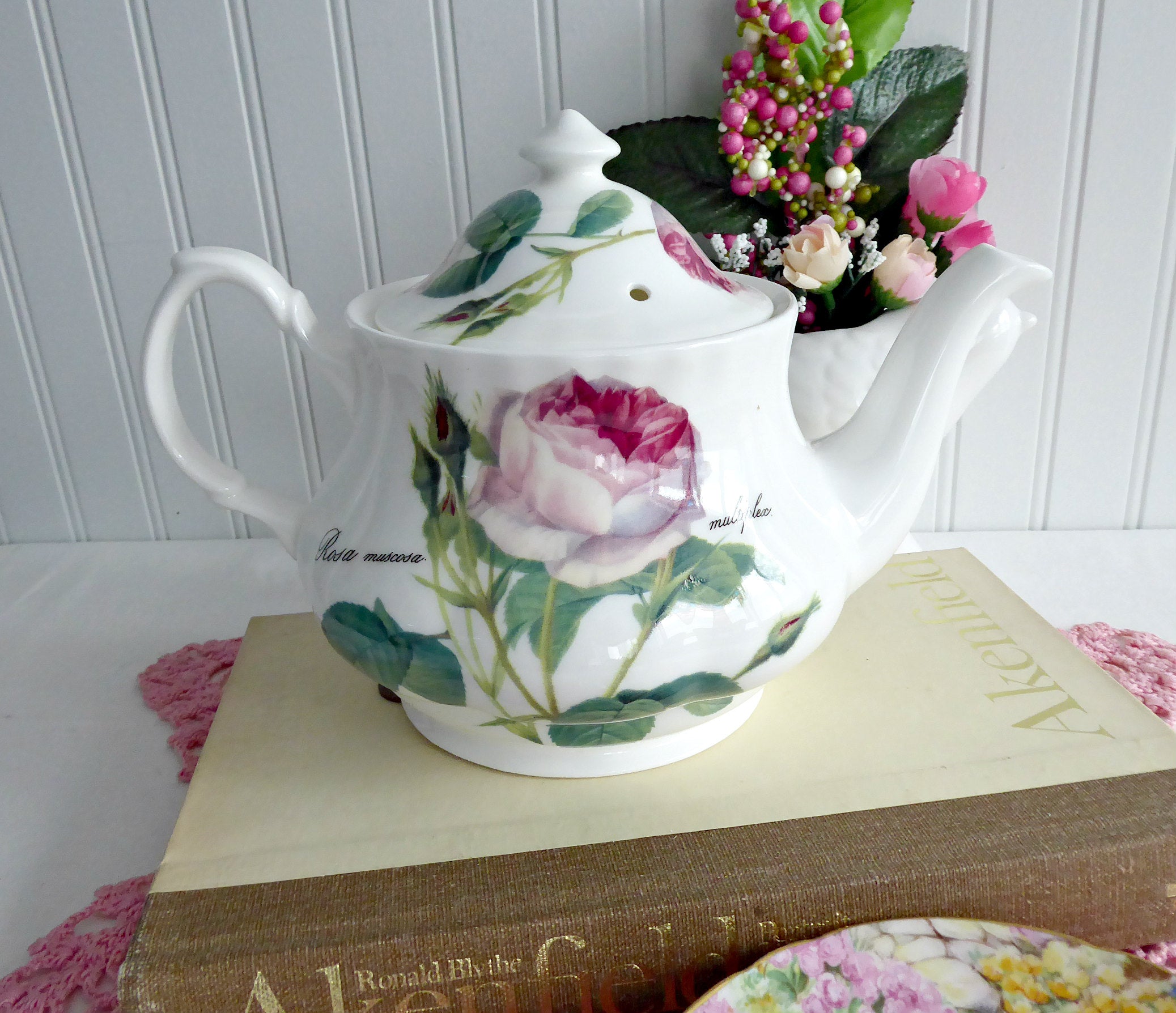 Pink Redoute Rose Teapot by Roy Kirkham - 6 Cup (40 oz) Floral Botanical Teapot for Afternoon Tea & English Garden Parties