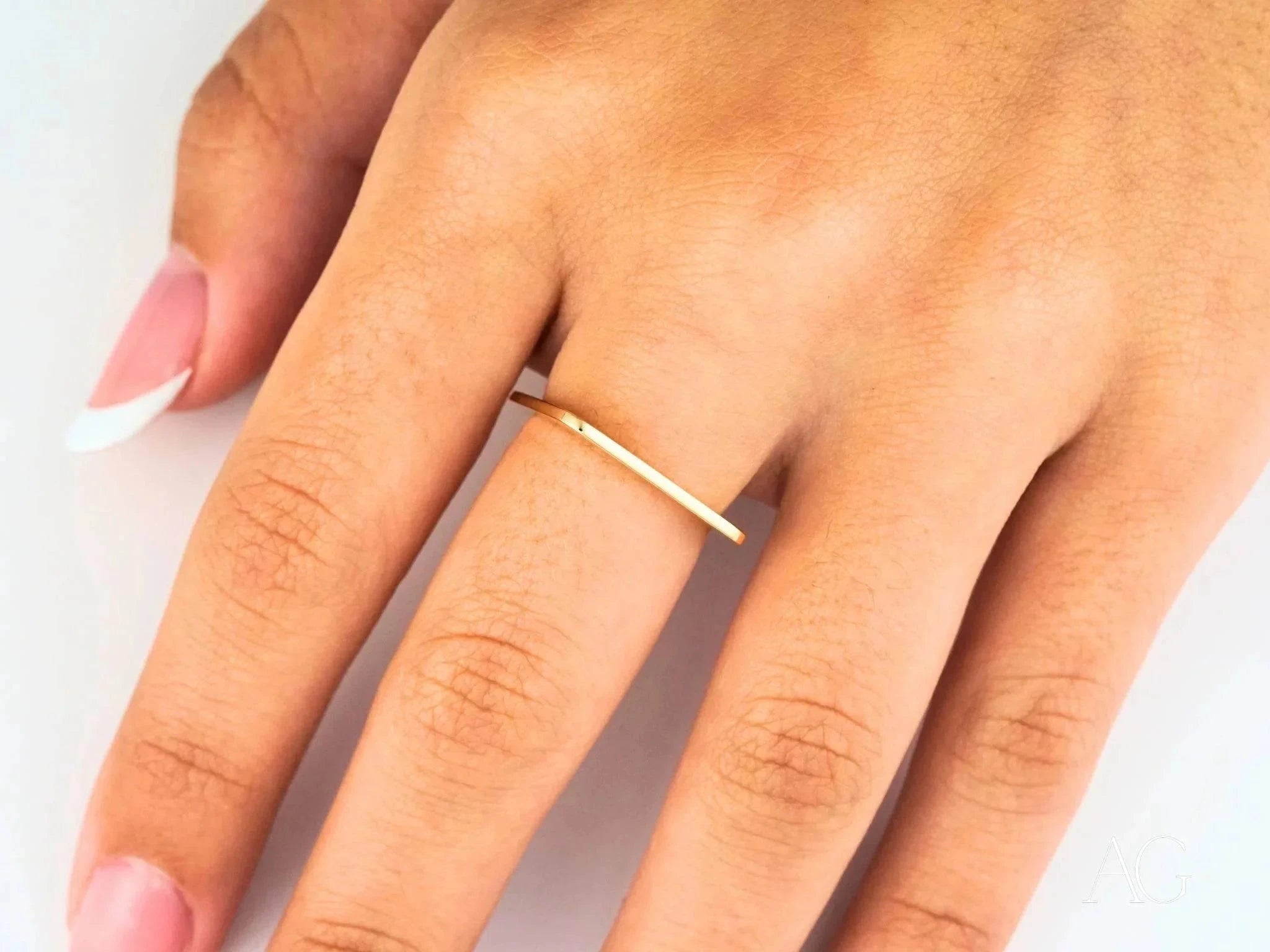 18K Yellow Gold Minimalist Square Ring for Women - Elegant & Luxurious Jewelry Gift for Anniversary, Wedding, or Special Occasions