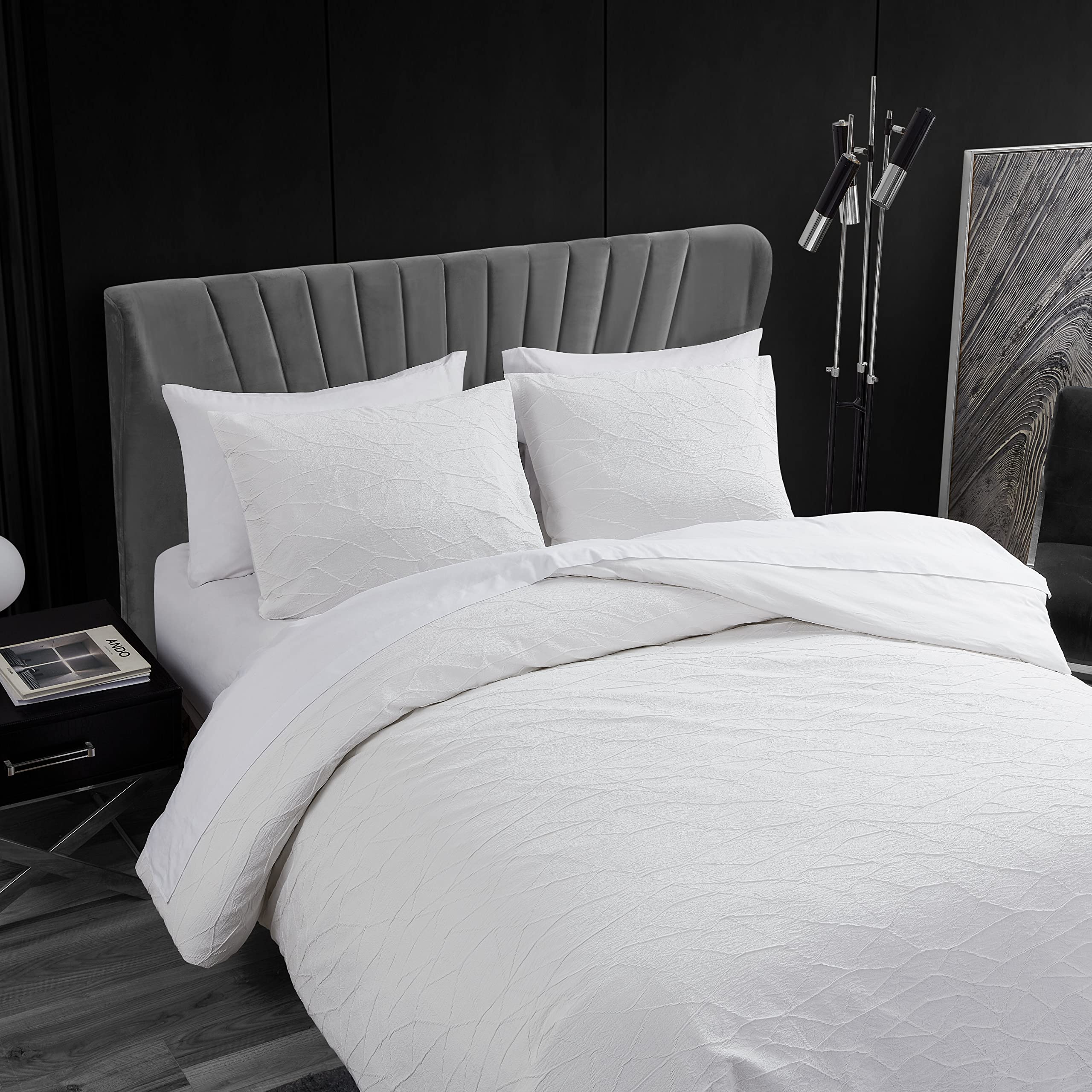 Vera Wang Queen Size Duvet Cover Set - Luxury Bedding with Button Closure, Soft Wrinkle-Resistant Fabric, Abstract Crinkle White Design for Elegant Bedroom Decor | Perfect for Master Bedrooms, Guest Rooms & Upscale Hotels