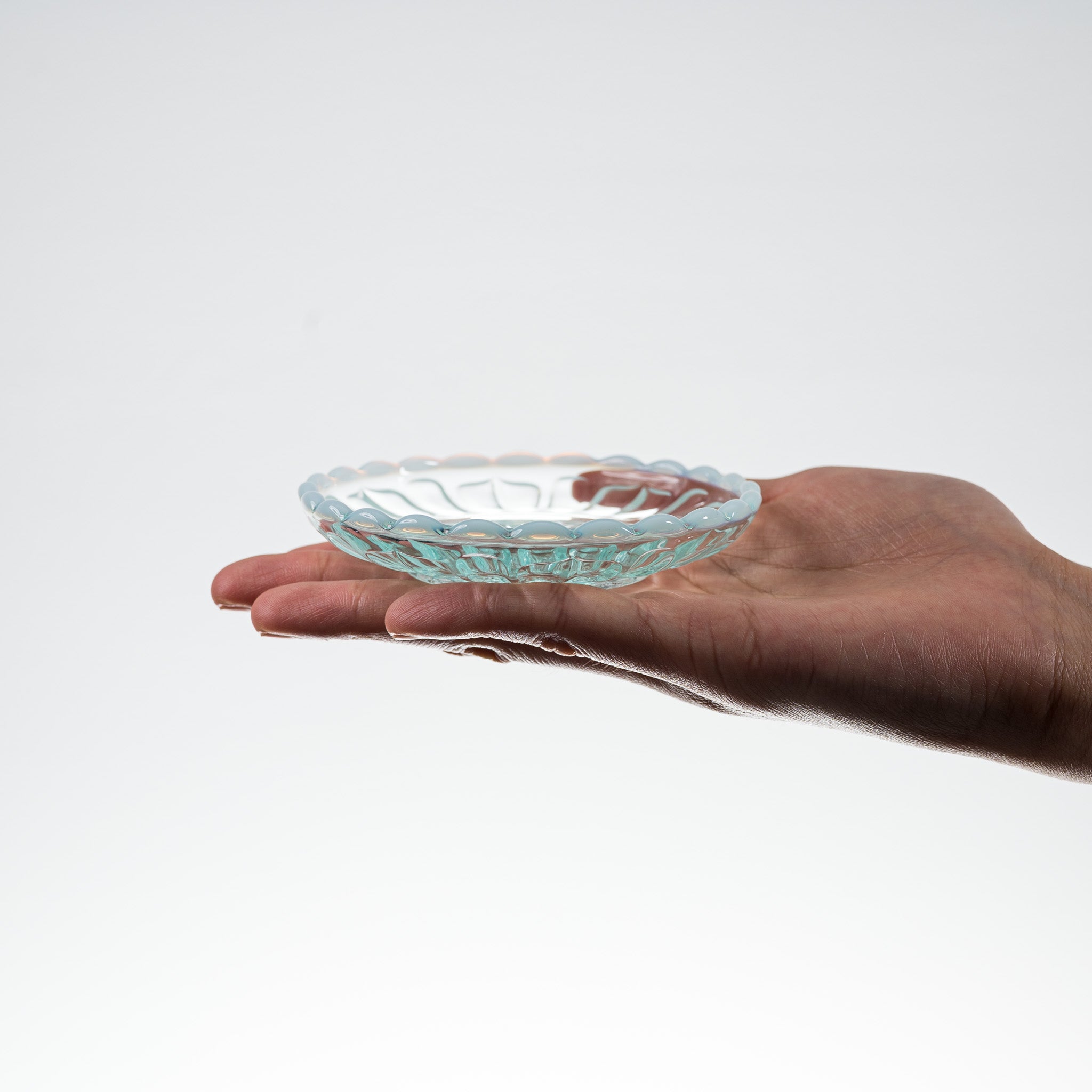 Hirota Glass Snow Flower Glass Plate - 9.5 cm Japanese Handcrafted Dish for Dessert, Sushi & Home Decor | Elegant Serving Platter for Parties, Tea Ceremonies & Gift Giving