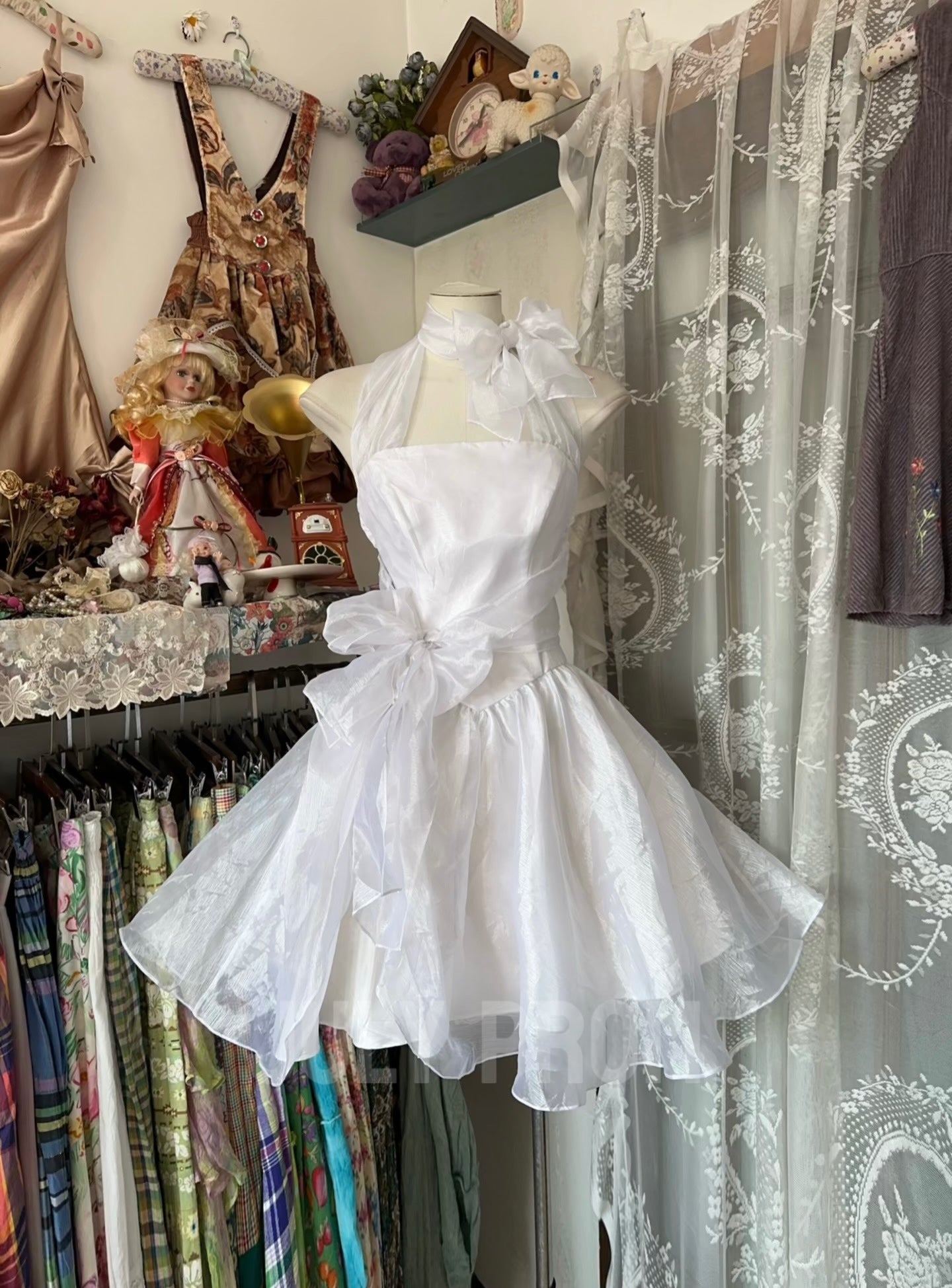 Elegant White Halter A-Line Party Dress - Vintage Prom Gown J4783 for Formal Events, Dances & Special Occasions
