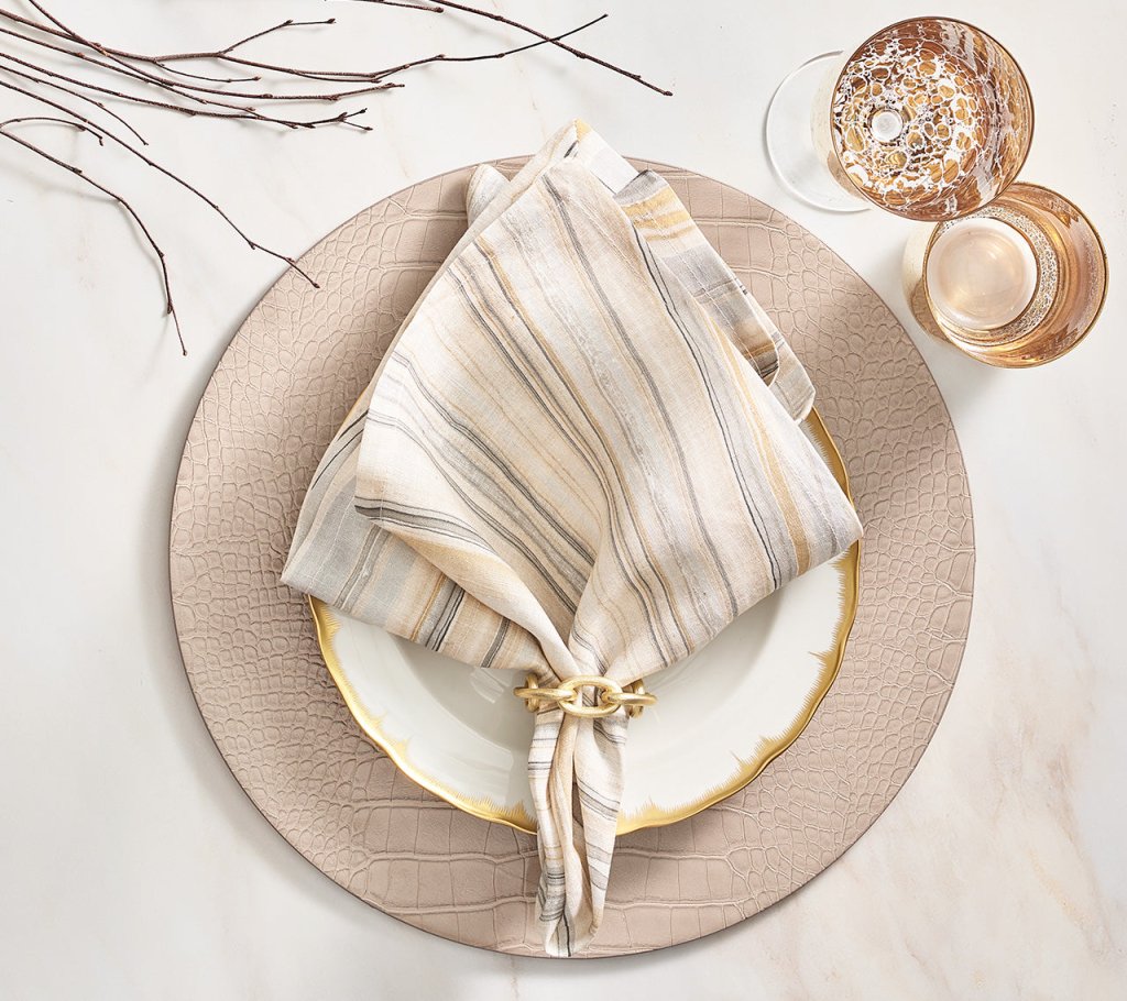 Elegant Chain Link Napkin Rings Set of 4 - Premium Stainless Steel Tableware Accessories for Wedding, Party, and Fine Dining Decor