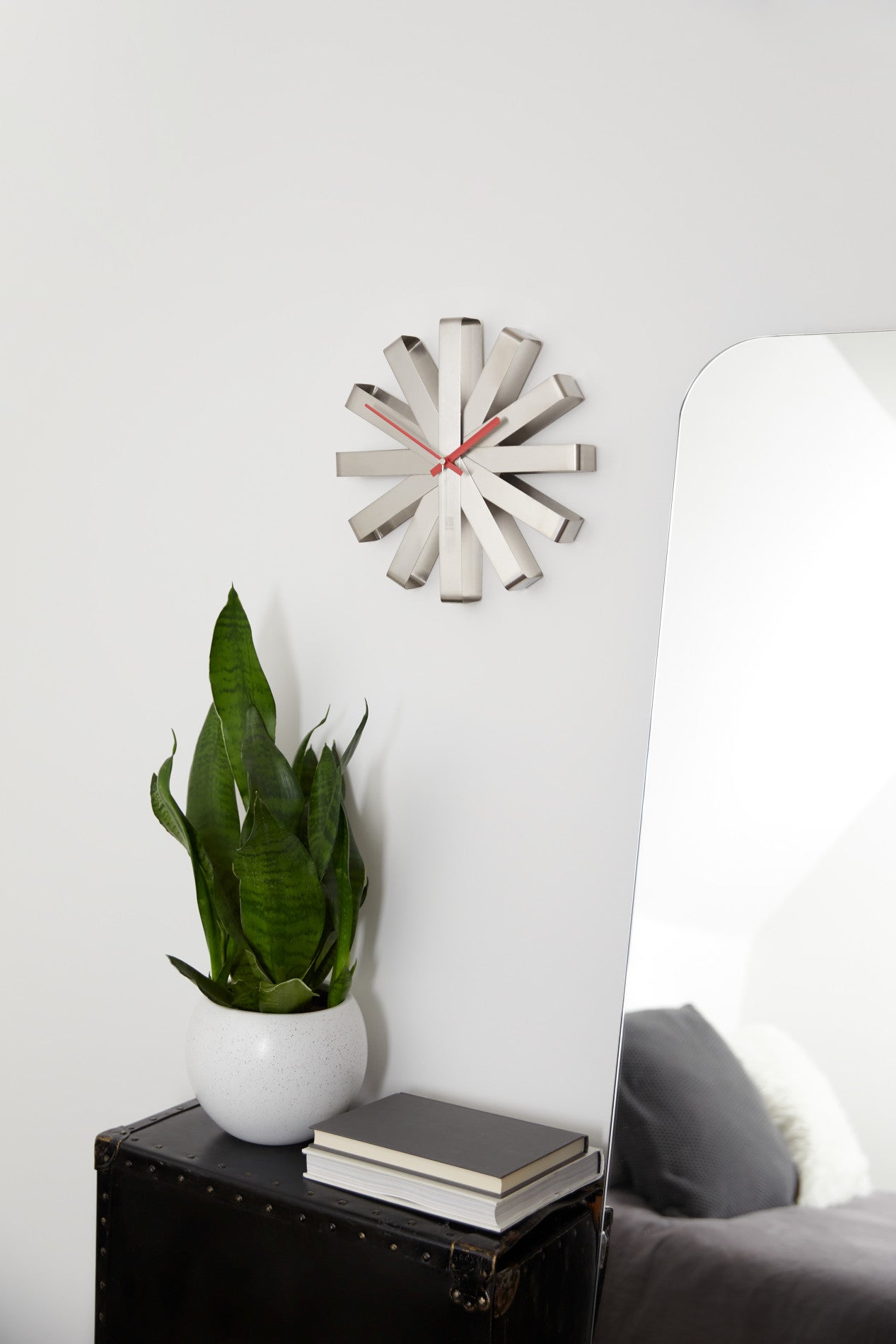 Elegant Ribbon Wall Clock - Decorative Silent Non-Ticking Clock for Living Room, Bedroom, Office - Perfect Home Decor Gift for Housewarming, Birthday, Christmas