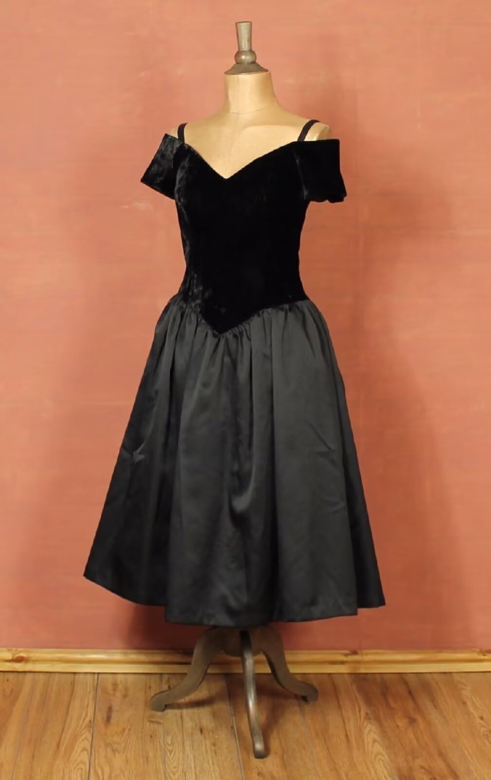 80s Off Shoulder Prom Dresses for Women - Short Homecoming Party Dresses 2018 - Perfect for Prom Night, Homecoming Dance & Special Occasions