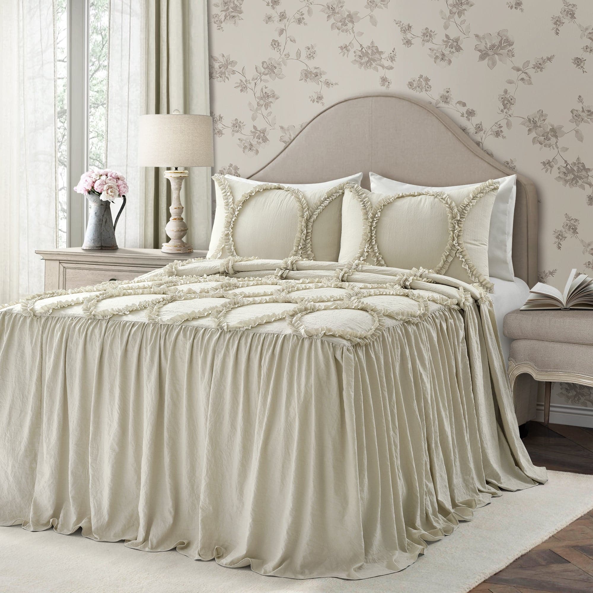 Riviera 3-Piece Bedspread Set - Queen Size Luxury Quilted Coverlet with Matching Pillow Shams - Perfect for Master Bedroom, Guest Room & Hotel Decor