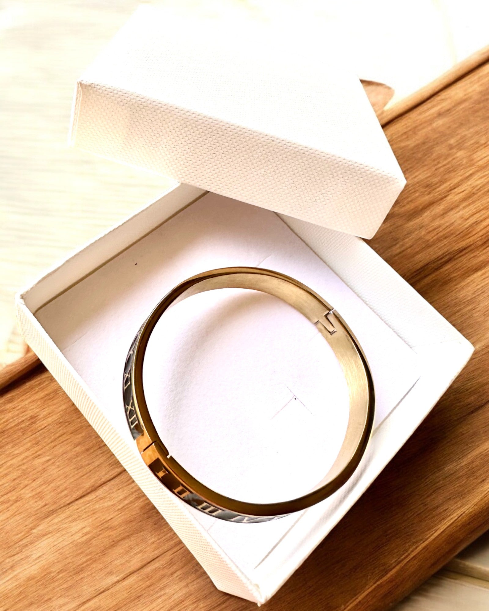 Elegant Gold Stainless Steel Bracelet with Roman Numerals - Custom Engraving for Personalized Gift | Perfect for Anniversaries, Birthdays & Special Occasions