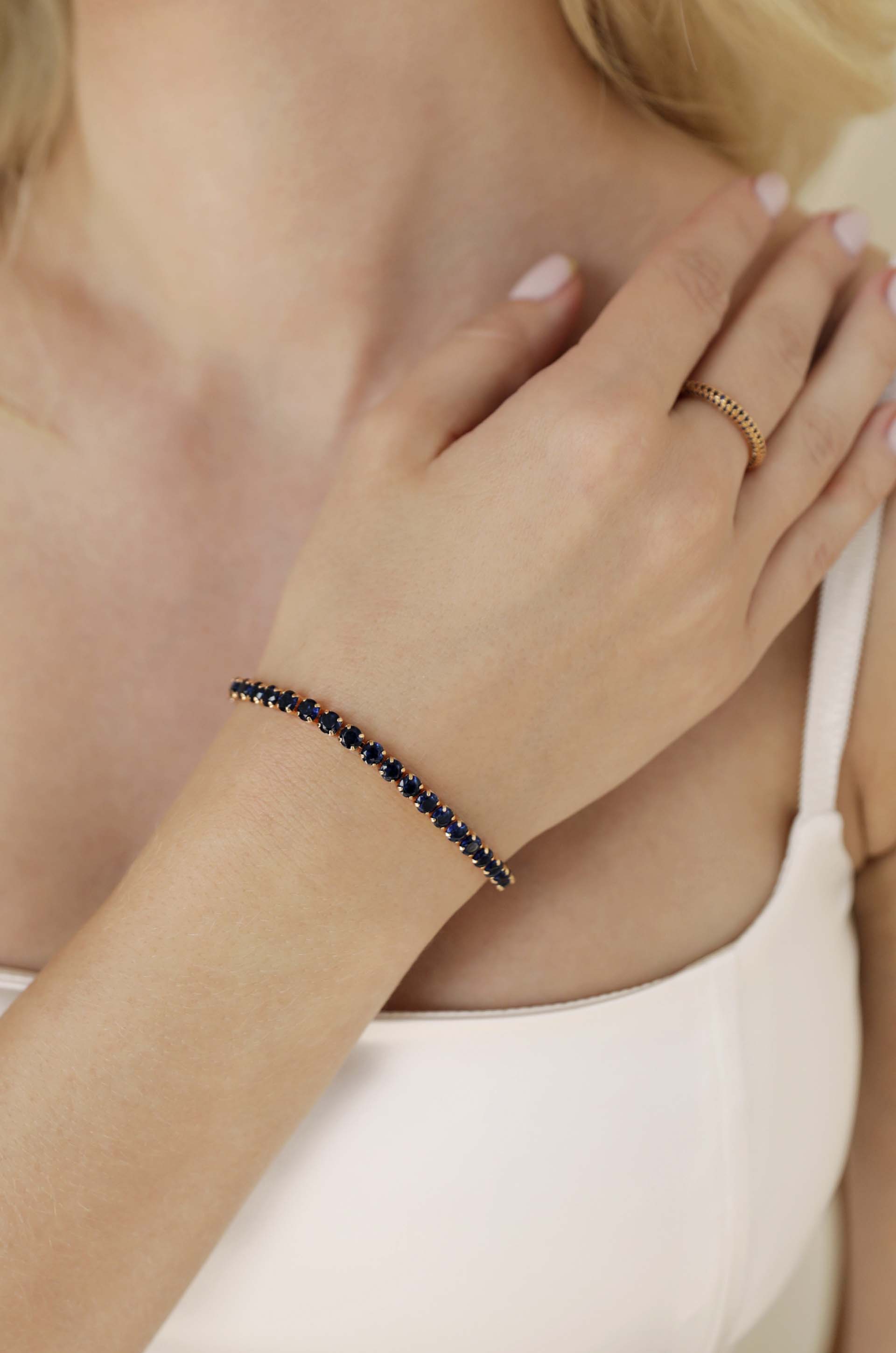Giselle Sparkle Crystal Bracelet for Women - Elegant Rhinestone Fashion Jewelry Gift for Party, Wedding & Special Occasions