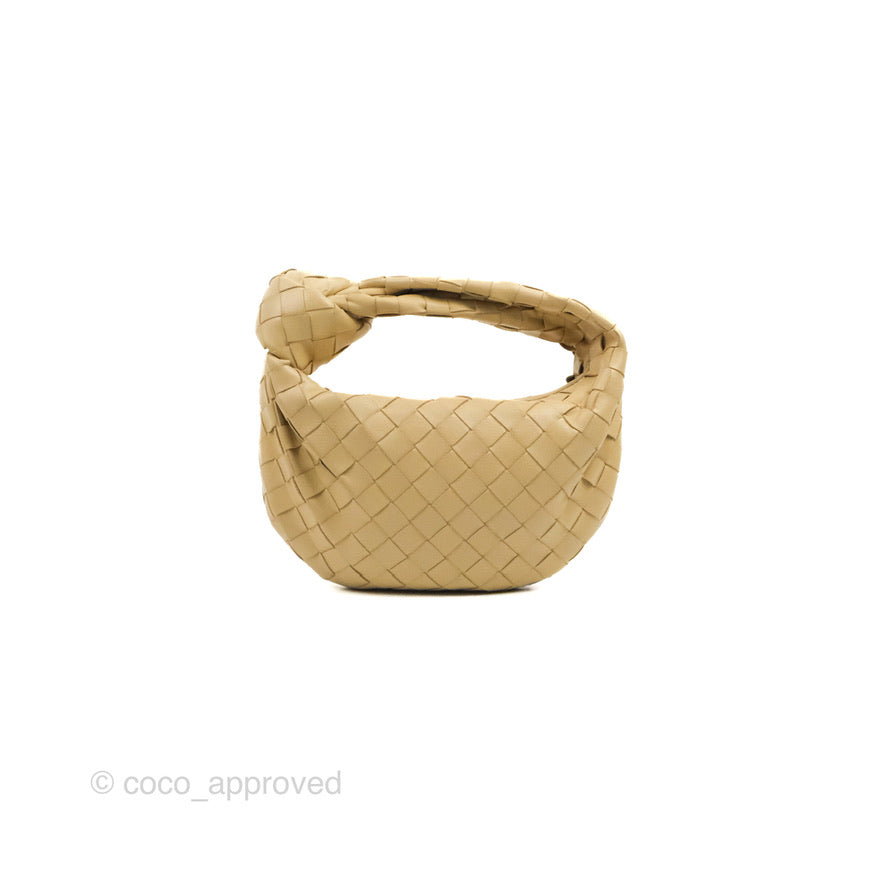 Bottega Veneta Intrecciato Mini Jodie Clutch Bag in Porridge Lambskin with Gold Hardware - Luxury Crossbody Purse for Women, Perfect for Evening Parties & Date Nights