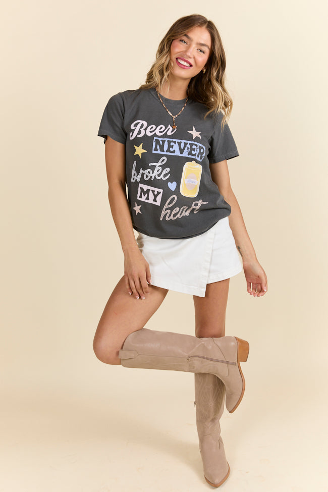 Beer Never Broke My Heart Dark Grey Graphic T-Shirt - Funny Drinking Tee for Men & Women - Perfect for Pub Nights, Parties & Casual Wear