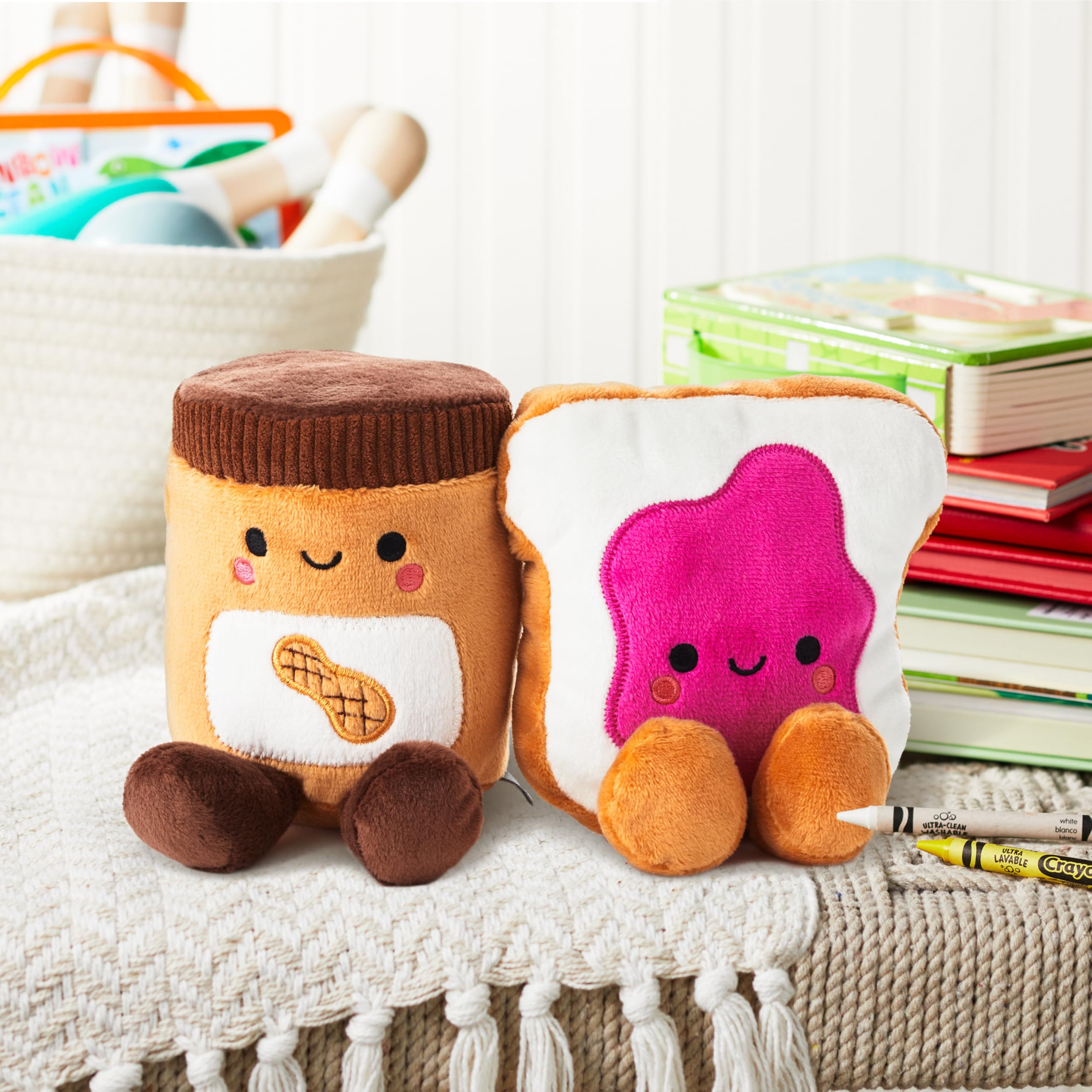 Hallmark Better Together Magnetic Plush (Peanut Butter & Jelly) 5