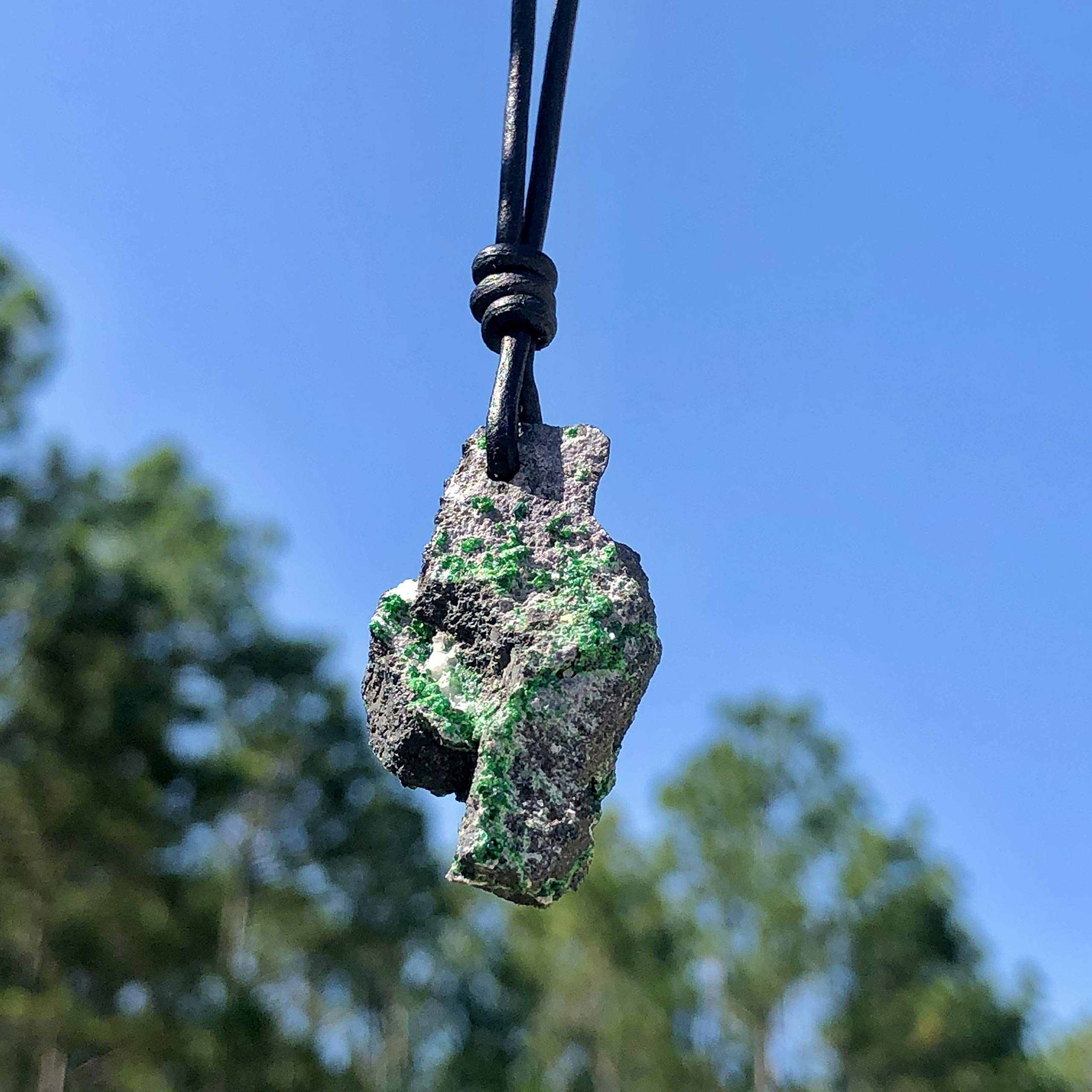 Garnet Raw Stone Necklace - Natural Uvarovite Crystal Pendant for Women & Men | Healing Jewelry, Boho Hippie Accessory, Protection Amulet | Perfect Gift for Wife, Birthday & Good Fortune | Yoga, Meditation & Spiritual Ceremonies