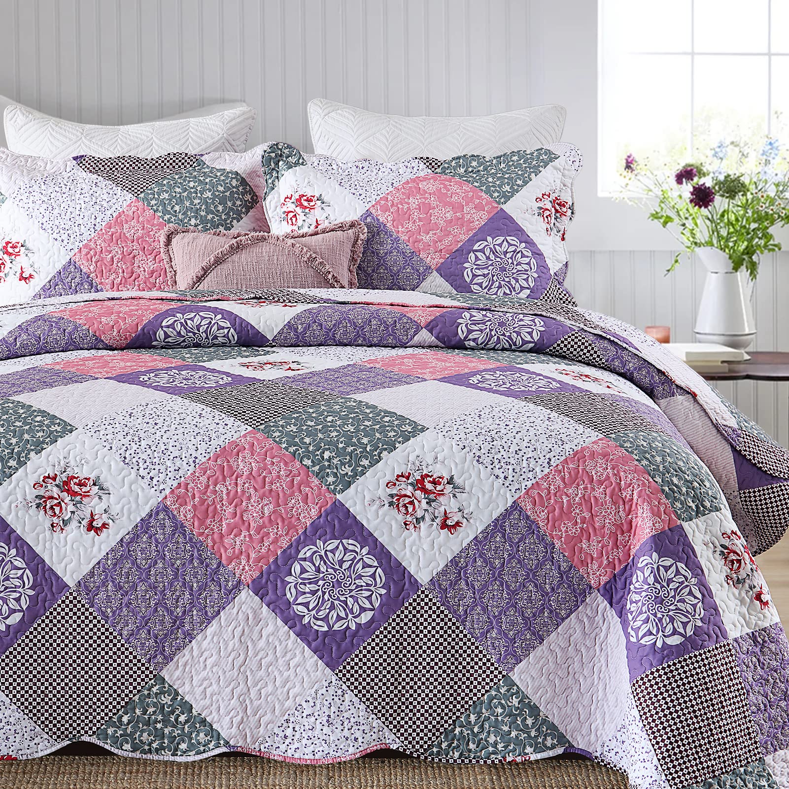 King Size Cotton Quilt Set - 3 Piece Reversible Lightweight Bedspread with Patchwork Plaid Floral Design in Purple/Violet | Perfect for Master Bedroom, Guest Room & Cozy Home Decor