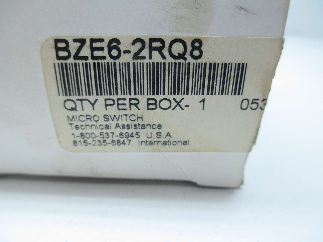 Honeywell S&C BZE6-2RQ8 Limit Switch with Top Roller Plunger - SPDT Electrical Switch for Industrial Automation & Machinery Control