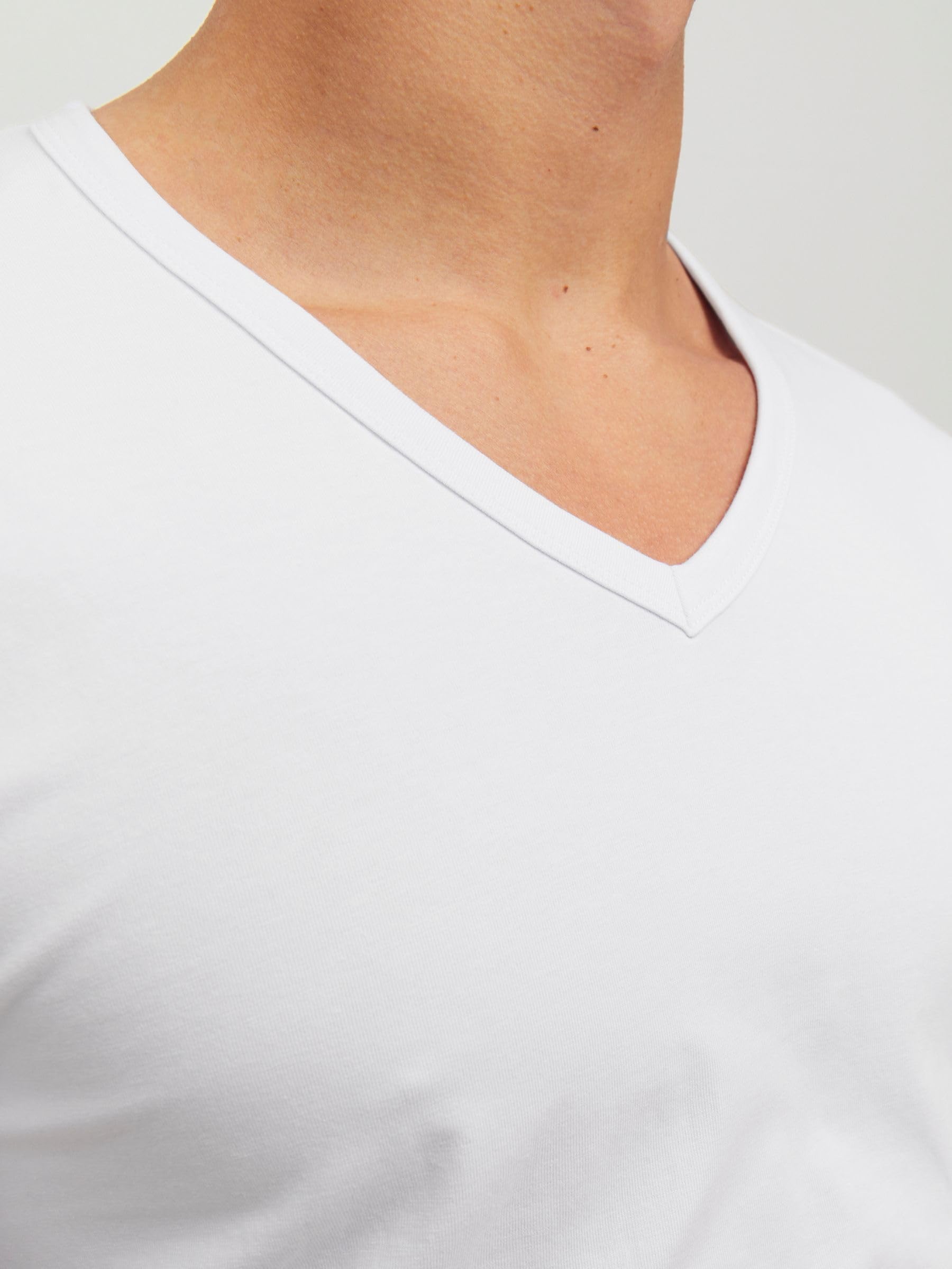 Jack & Jones Men's Classic Cotton Crew Neck T-Shirt - Medium, White - Casual Wear, Everyday Comfort & Street Style Outfit