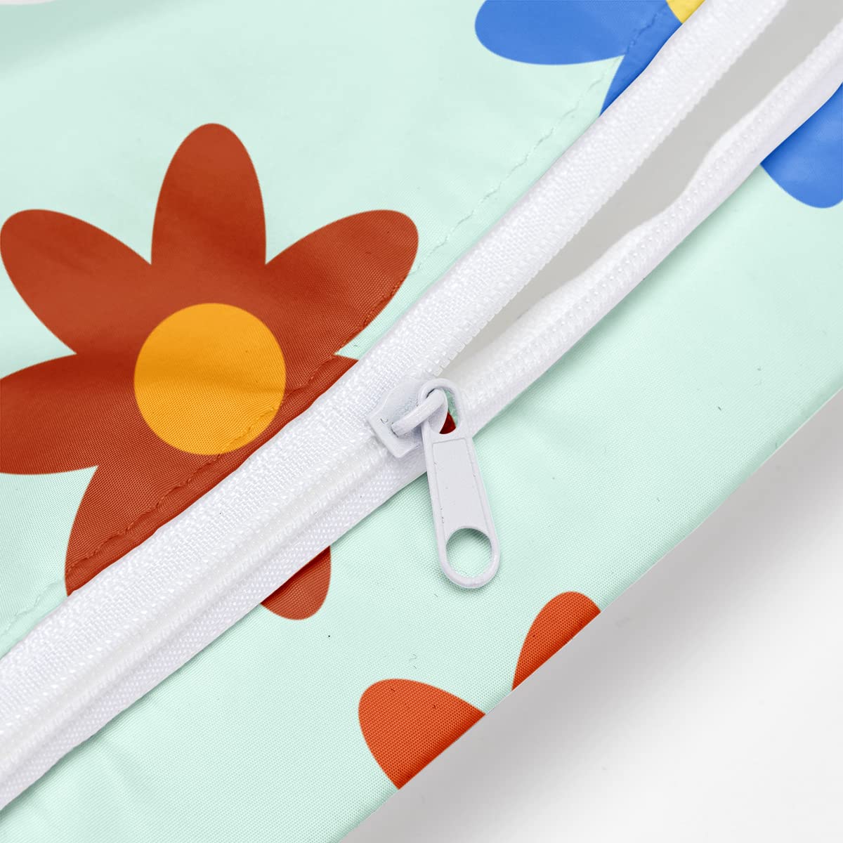 Waterproof Wet Dry Bag for Swimsuits, Beach, Pool, Diapers & Gym Clothes - Reusable Travel Toiletry & Makeup Organizer with Cute Daisy Floral Design | Perfect for Travel, Yoga, Sports & Baby Care