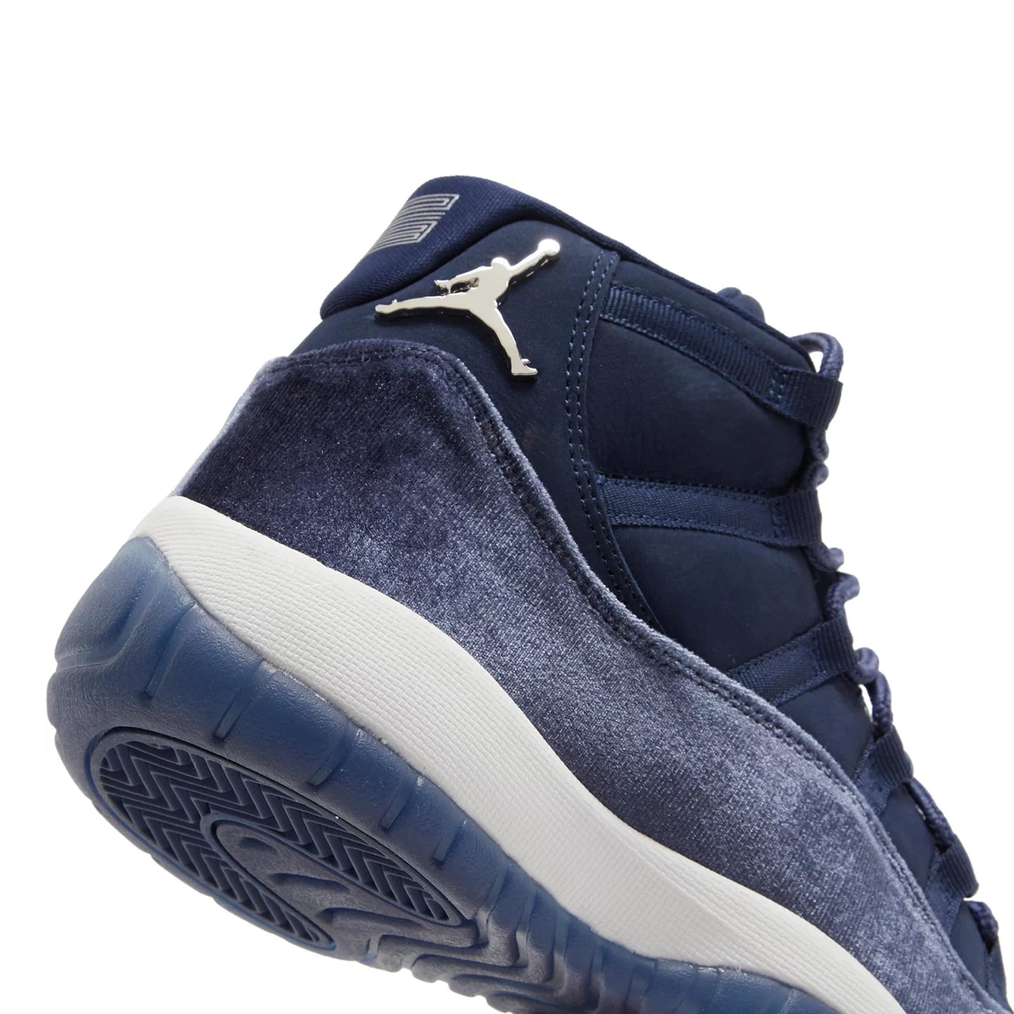Air Jordan 11 Retro 'Midnight Navy' Women's Basketball Shoes (2022) - Stylish Sneakers for Casual Wear, Gym & Street Fashion