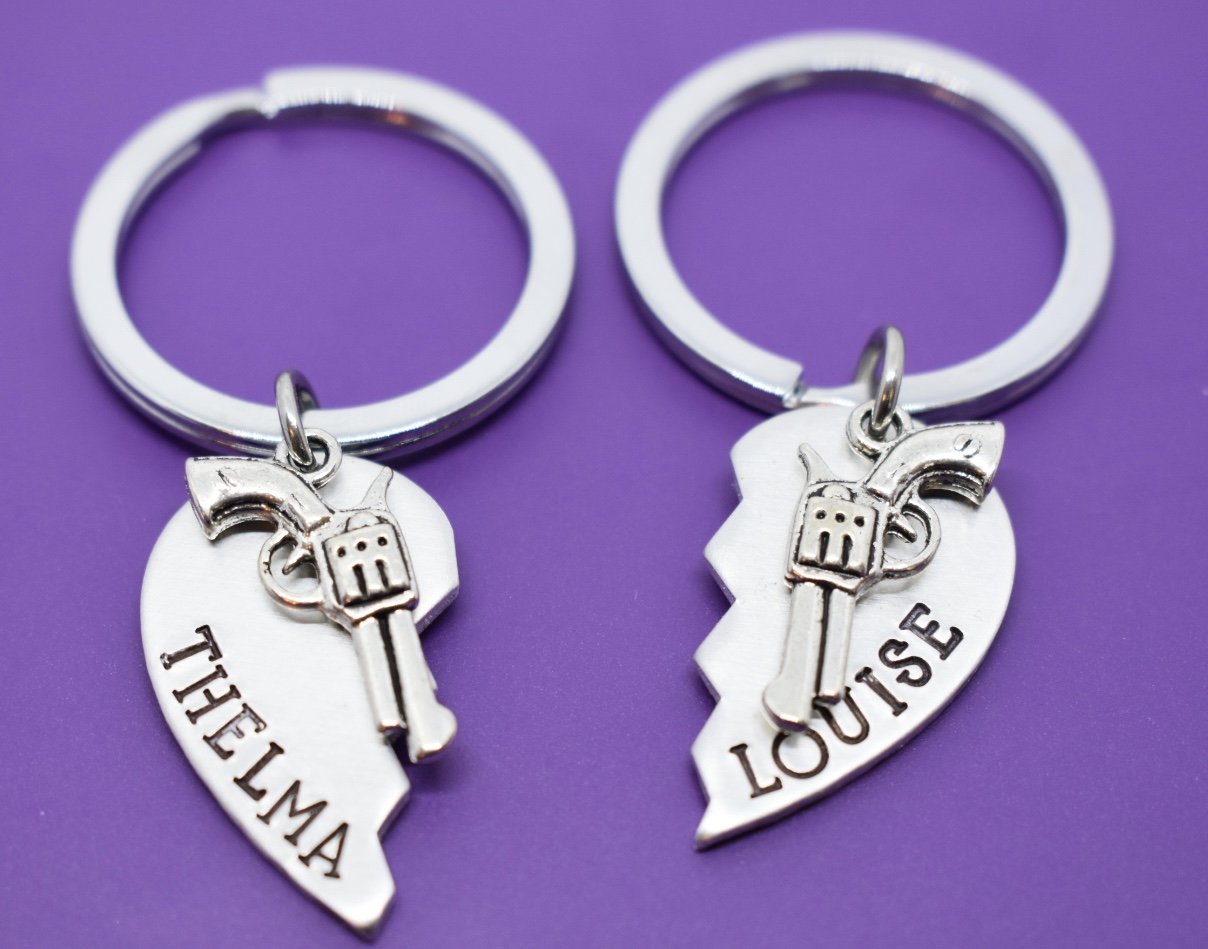 Thelma and Louise Best Friend Keychain Set - 2 Piece Jewelry Gift for Women - Perfect for Travel, Friendship, and Movie Lovers