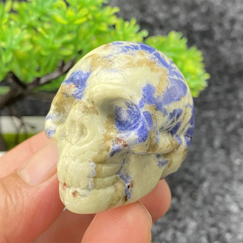 Natural Crystal Hand-Polished Carved Skull - Halloween Decor, Home Decor, Spiritual Healing Stone, Unique Holiday Gift for Collectors & Witches - Perfect for Altars, Meditation & Gothic Decorations