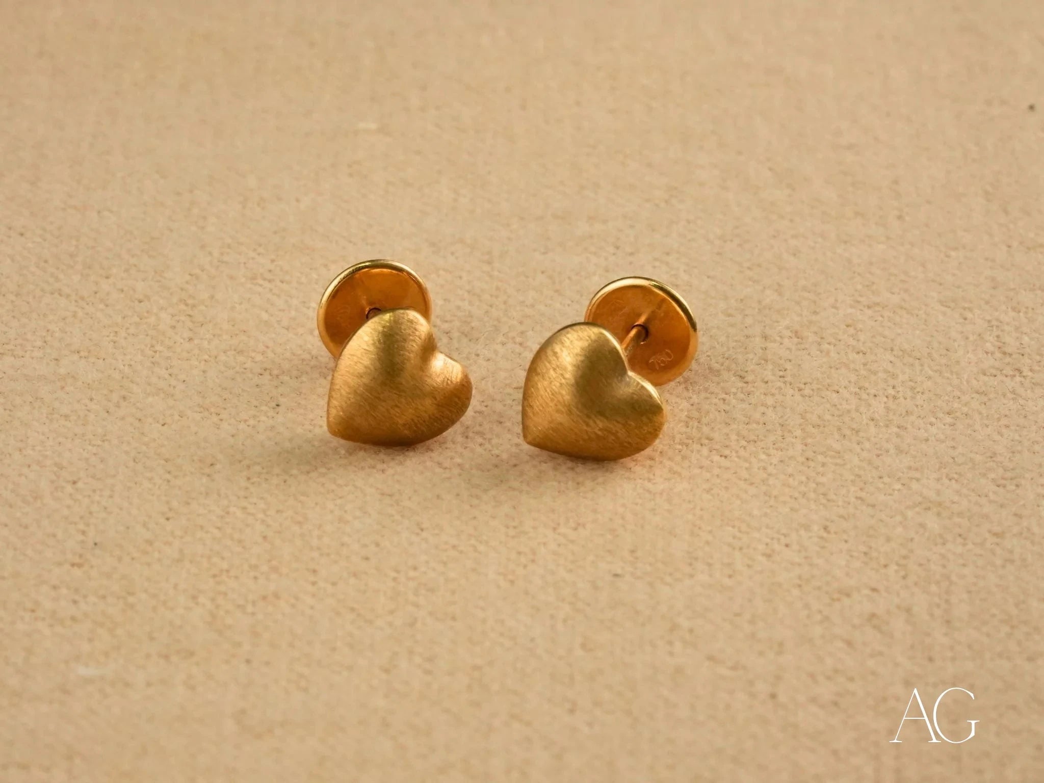 18K Gold Heart Earrings for Women - Romantic Valentine's Day Gift, Anniversary Jewelry - Perfect for Date Nights, Weddings & Special Occasions