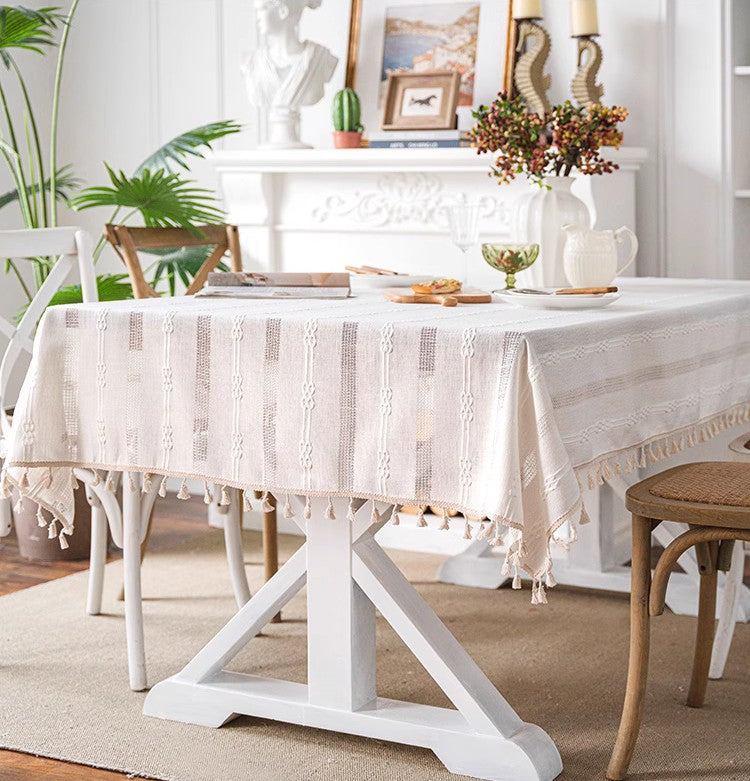Rustic Farmhouse Tablecloth - Linen Rectangular Table Cover for Kitchen & Dining Room - Large Rectangle & Oval Table Cloth - Perfect for Family Dinners, Holiday Gatherings & Farmhouse Decor