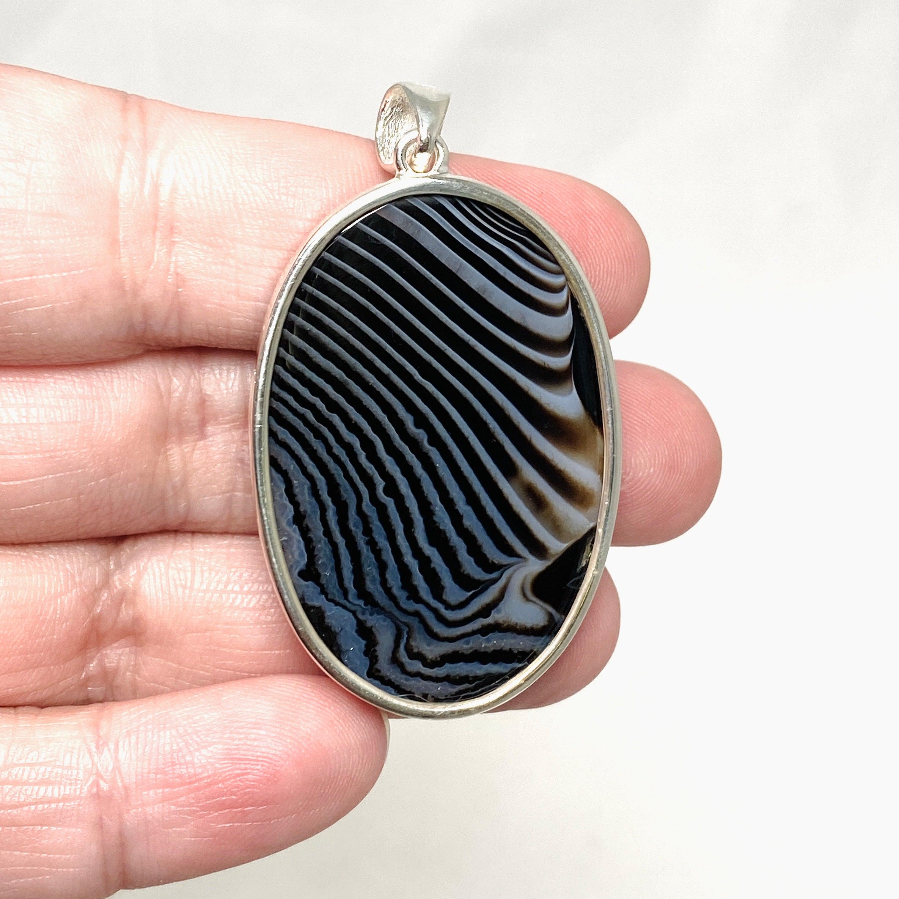 Natural Banded Agate Oval Pendant Necklace - KPGJ4350 | Healing Stone Jewelry for Women, Spiritual Gift, Boho Chic Accessory for Everyday Wear & Meditation