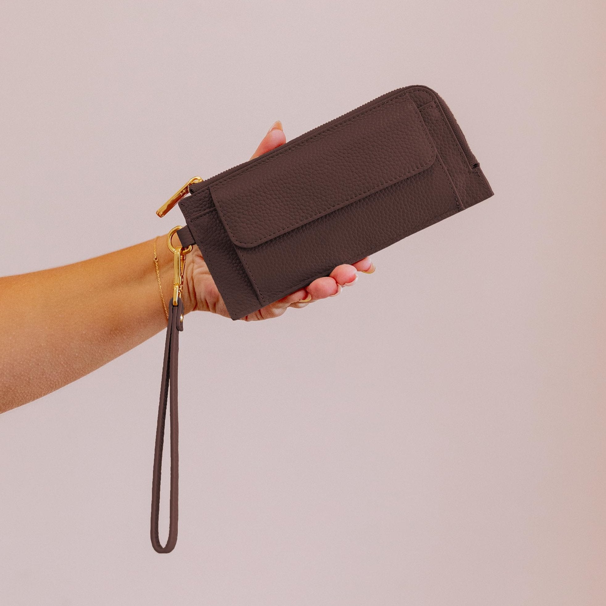 Slim Leather Wallet for Men - RFID Blocking Minimalist Bifold Wallet - Chocolate Brown - Perfect for Everyday Carry & Travel