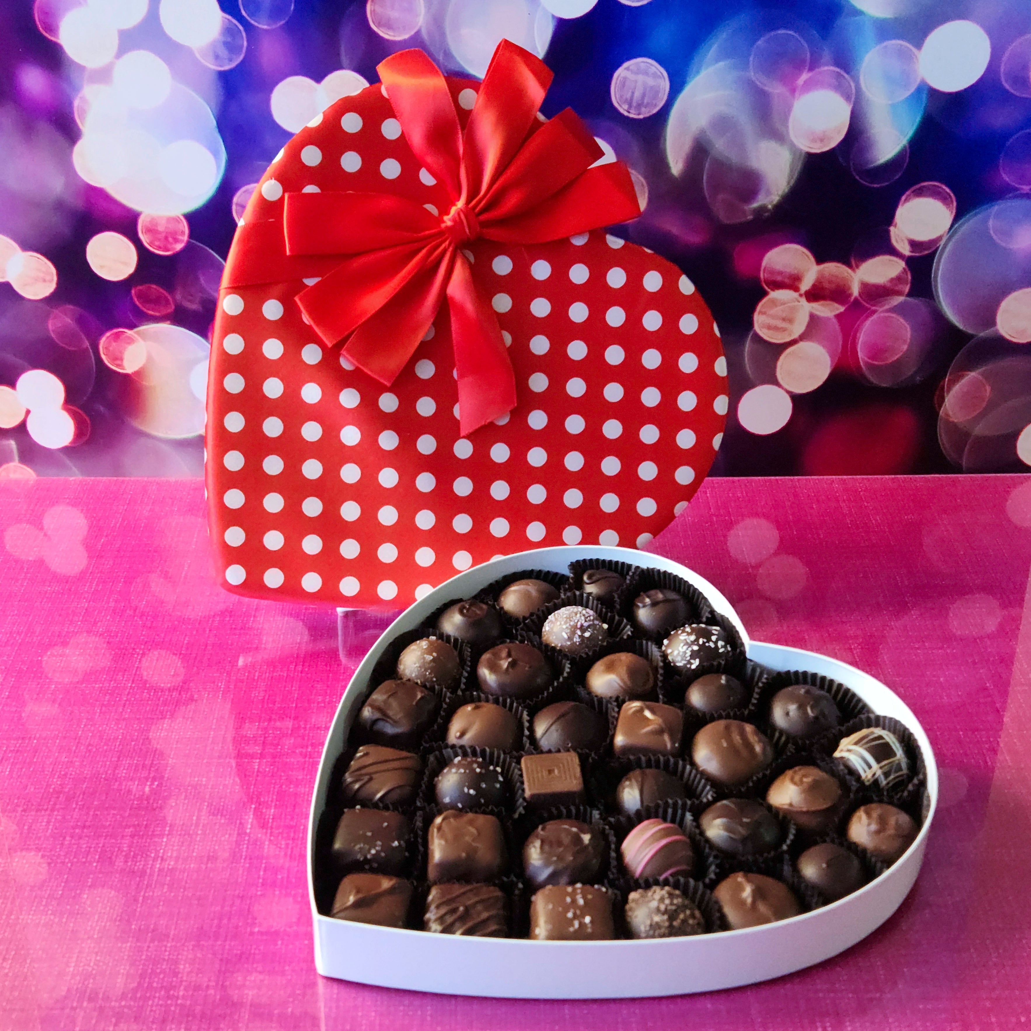 Valentine's Day Heart Shaped Gift Box - Elegant Jewelry Storage for Necklaces, Rings & Keepsakes | Perfect for Romantic Gifts, Proposals & Anniversary Presents