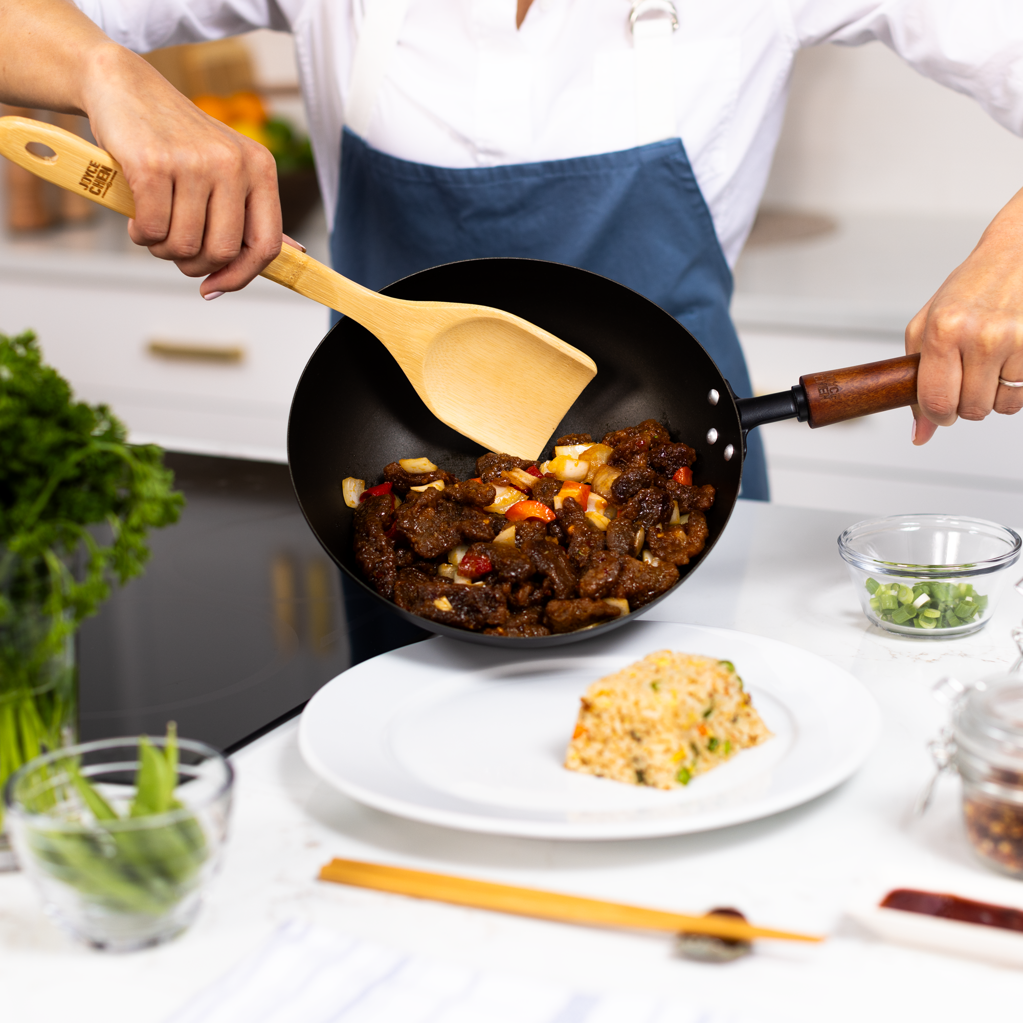 9.5 Inch Carbon Steel Wok Pan - Pre-Seasoned Stir Fry Pan for Professional Cooking - Perfect for Asian Stir Fry, Sautéing & Deep Frying - Induction Compatible Nonstick Skillet