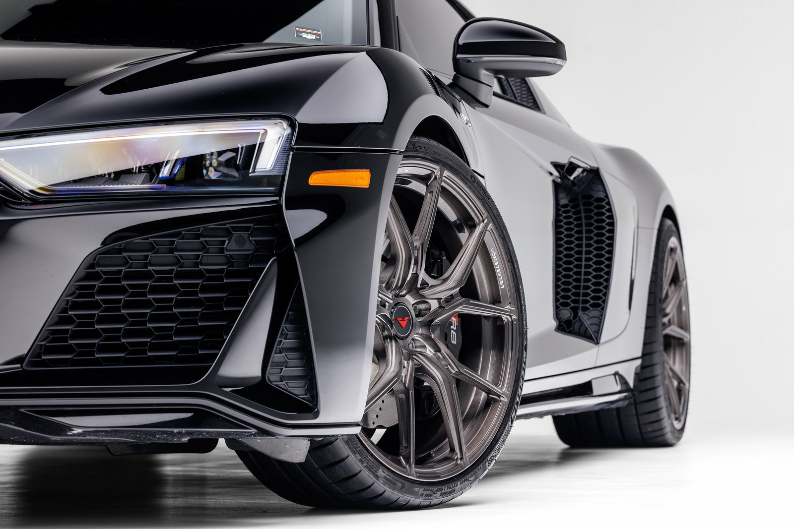 Audi R8 20 VPX 101 Liquid Smoke - High Performance Car Accessory for Racing & Car Enthusiasts - Perfect for Track Days & Auto Shows