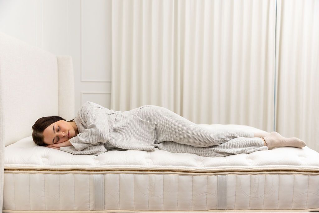 ZipLuxe Dual Comfort Mattress - Premium Memory Foam & Cooling Gel Layer for Back Pain Relief - Queen Size Bed Mattress for Side, Back & Stomach Sleepers - Perfect for Master Bedroom, Guest Room & Apartment