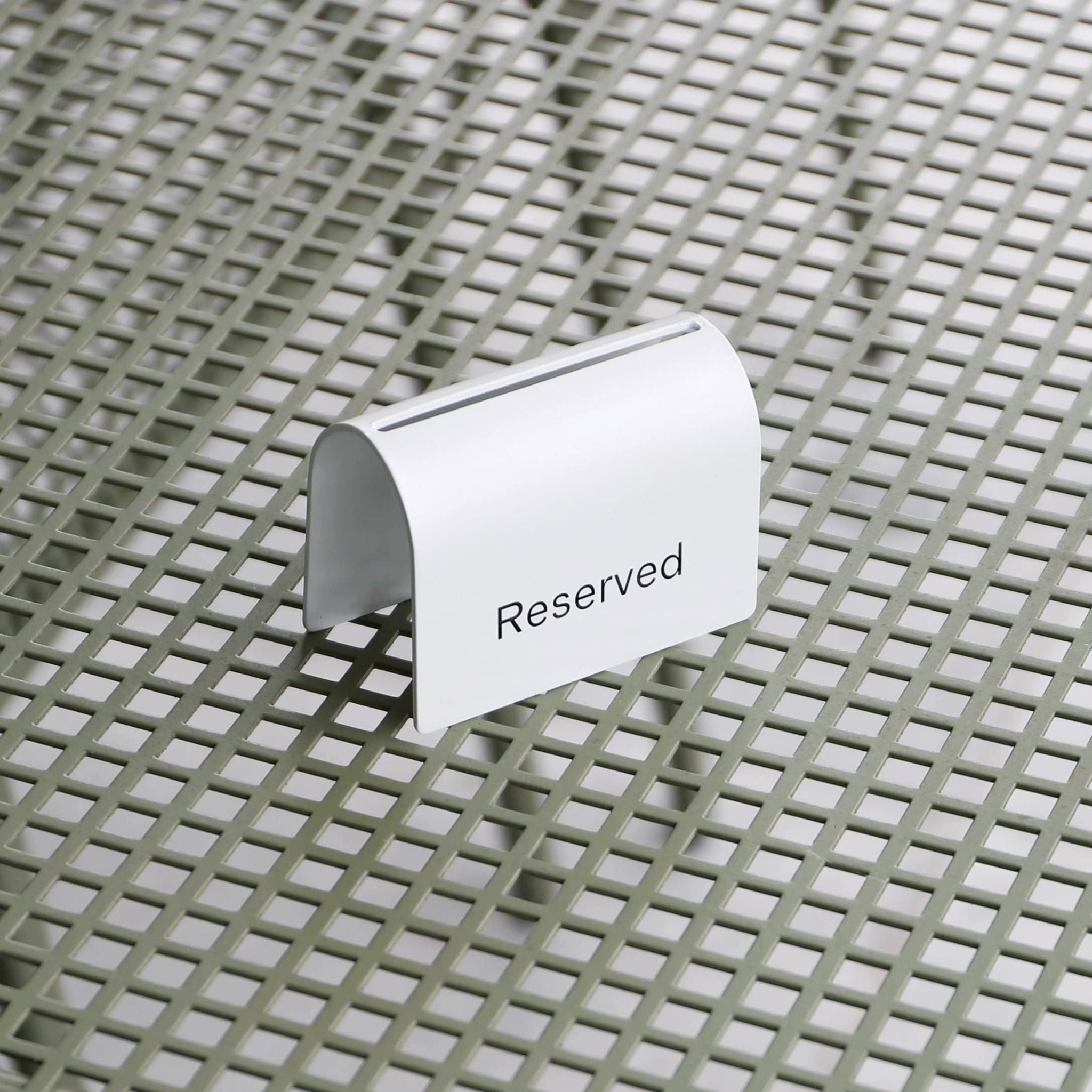 DESIGNSTUFF Reserved Table Signage - Set of 4 White Acrylic Restaurant Signs for Wedding, Banquet & Event Seating