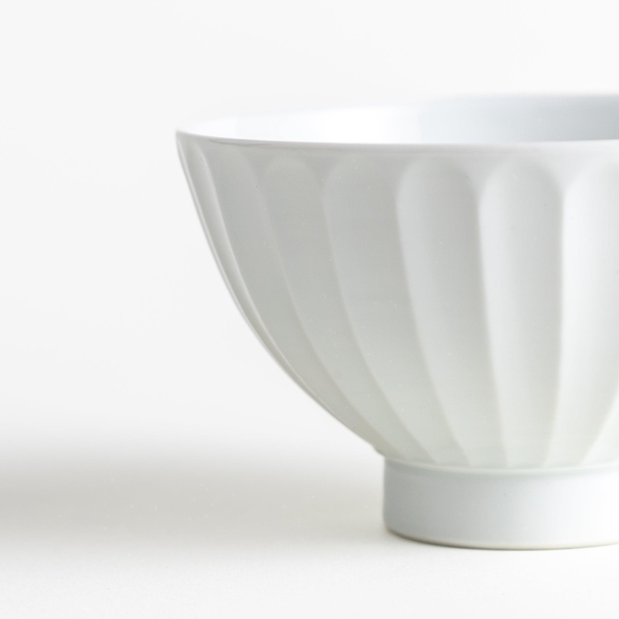 Handmade Ceramic Petal White Rice Bowl - Elegant Asian Dining Tableware for Sushi, Soup & Rice Dishes