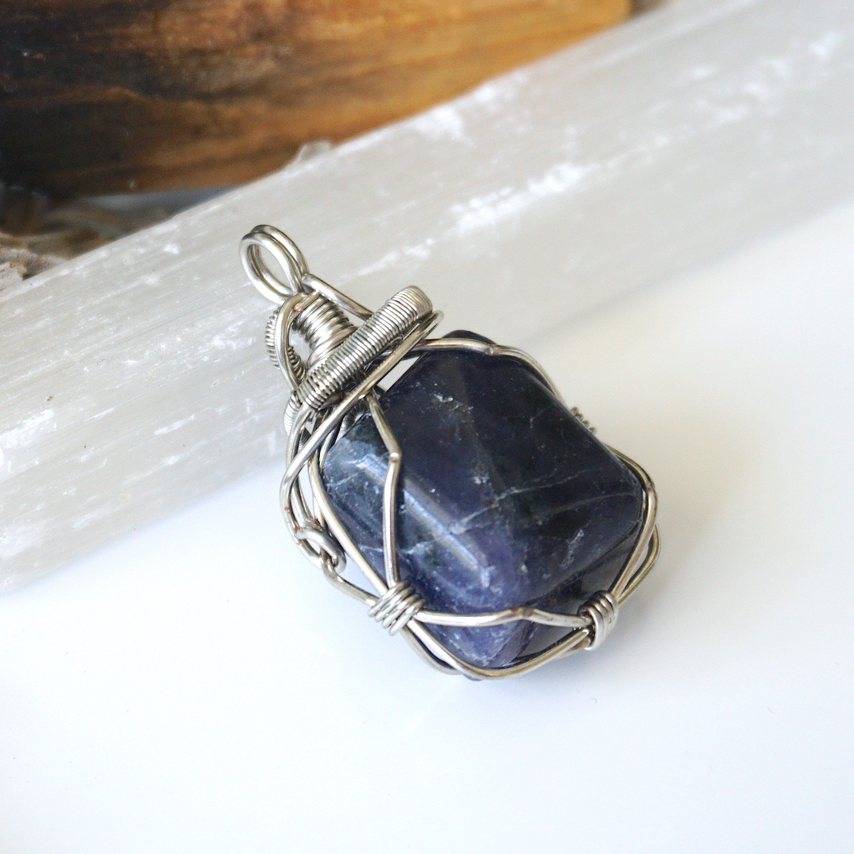 Natural Raw Sapphire Pendant Necklace - 925 Sterling Silver Plated in White Gold (Dark Silver) | Elegant Jewelry Gift for Women, Perfect for Weddings, Parties & Special Occasions
