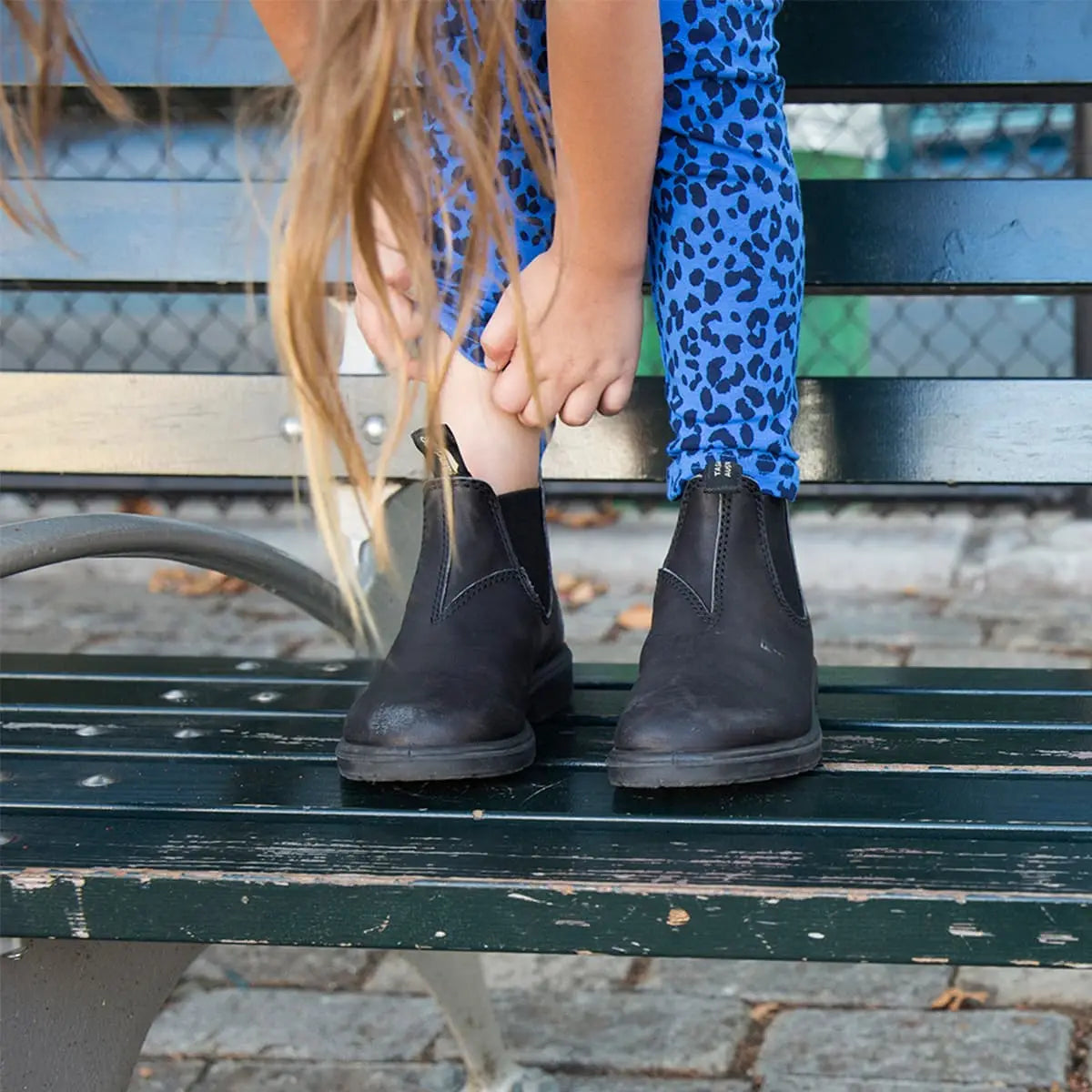 BLUNDSTONE 531 Kids' Boots - Waterproof & Durable Leather Chelsea Boots for Boys & Girls - Perfect for School, Outdoor Play & Hiking