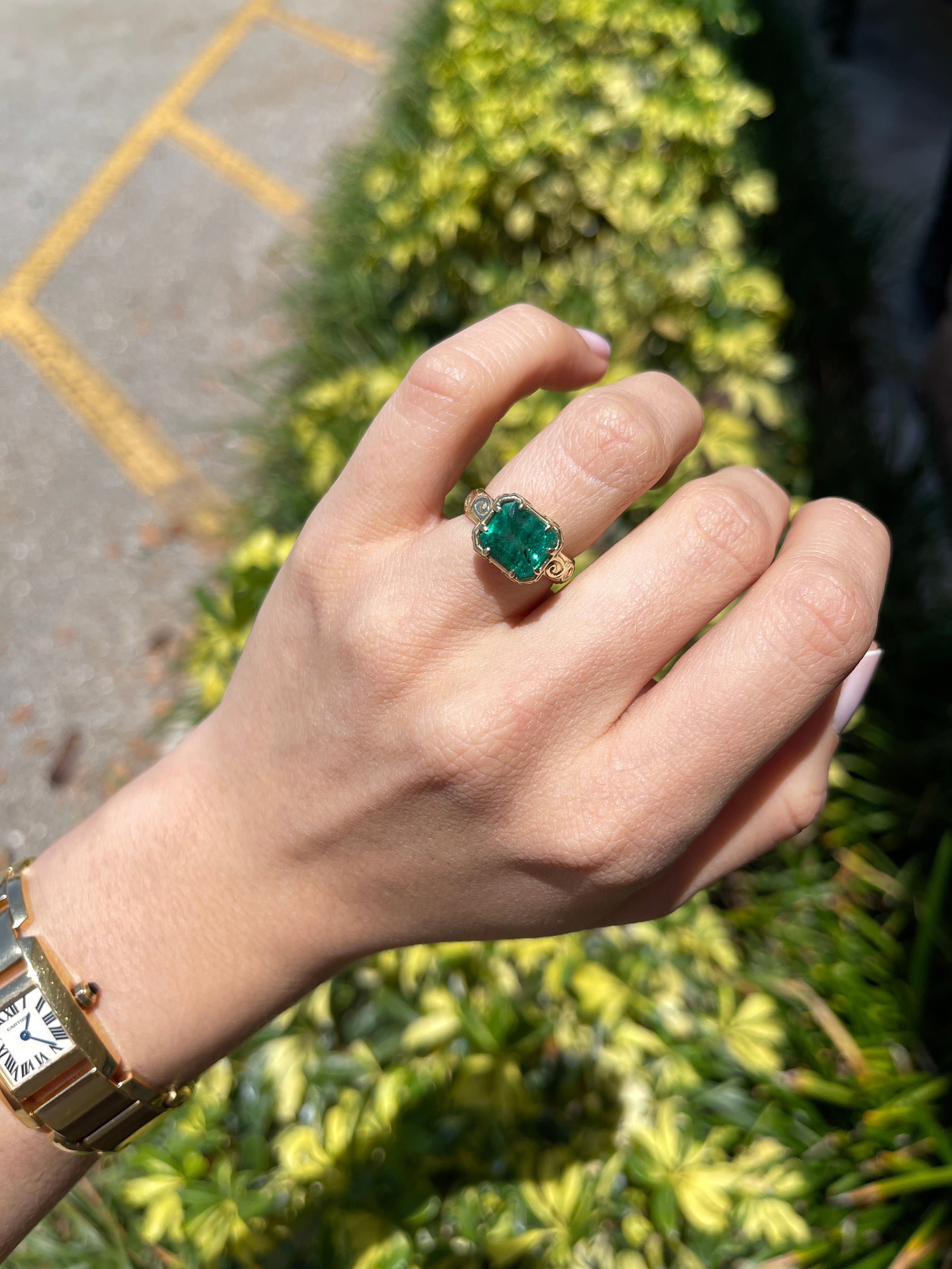 3.65ct 14K Gold East-West Emerald Solitaire Ring with Scroll Engraving – Earth-Mined Natural Gemstone for Engagement, Anniversary & Special Occasions