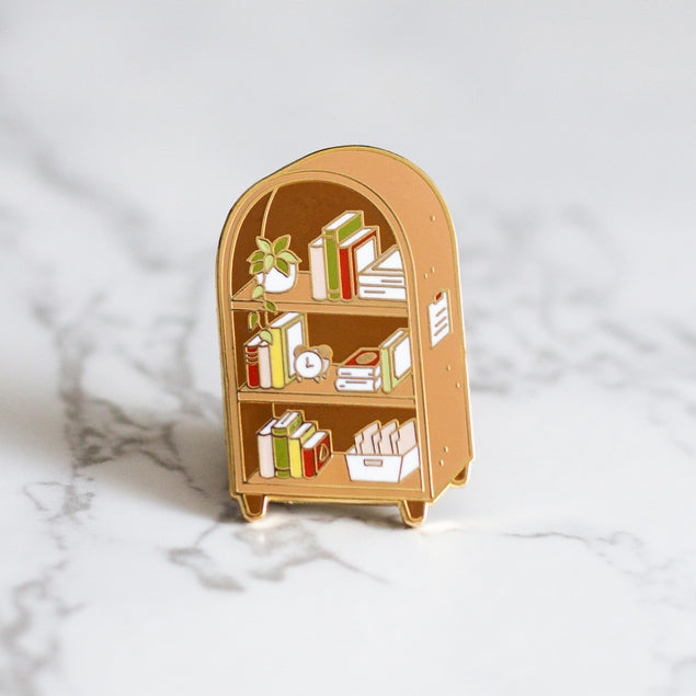 Vintage Bookshelf Enamel Pin - Cute Book Lover Accessory for Backpacks, Jackets & Gifts | Perfect for Readers, Librarians & Book Club Members