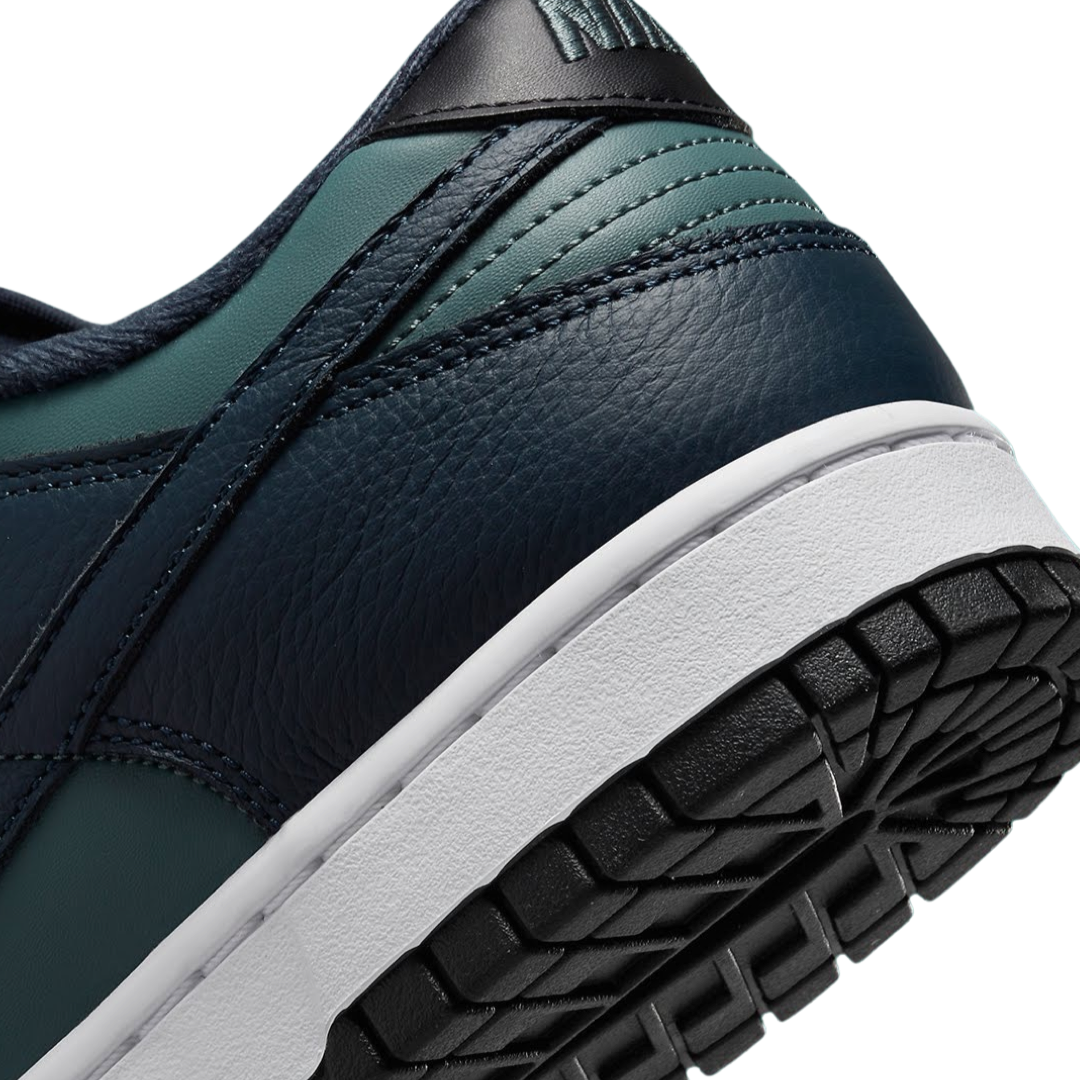Nike Dunk Low Retro Sneakers - Armory Navy/White Men's Basketball Shoes for Casual Wear & Street Style